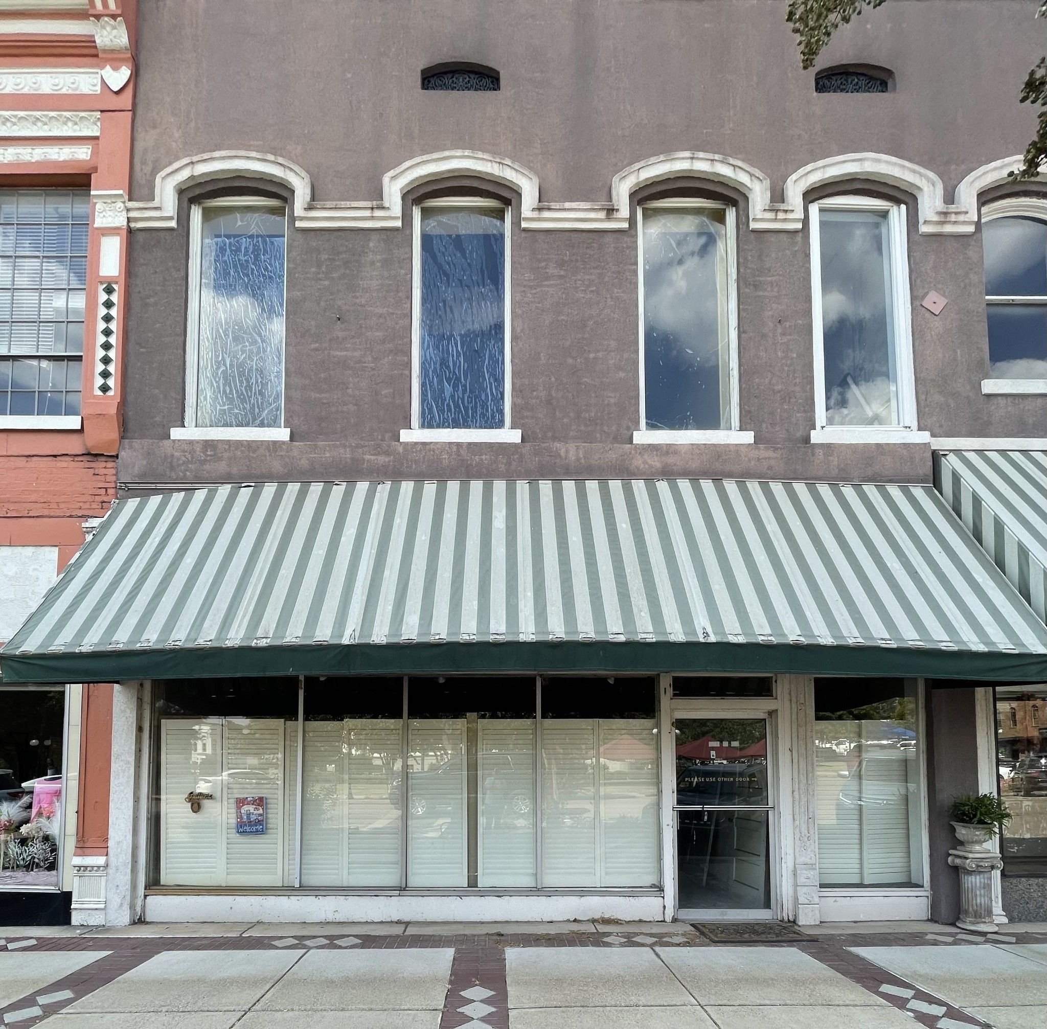 109 S Mill Ave