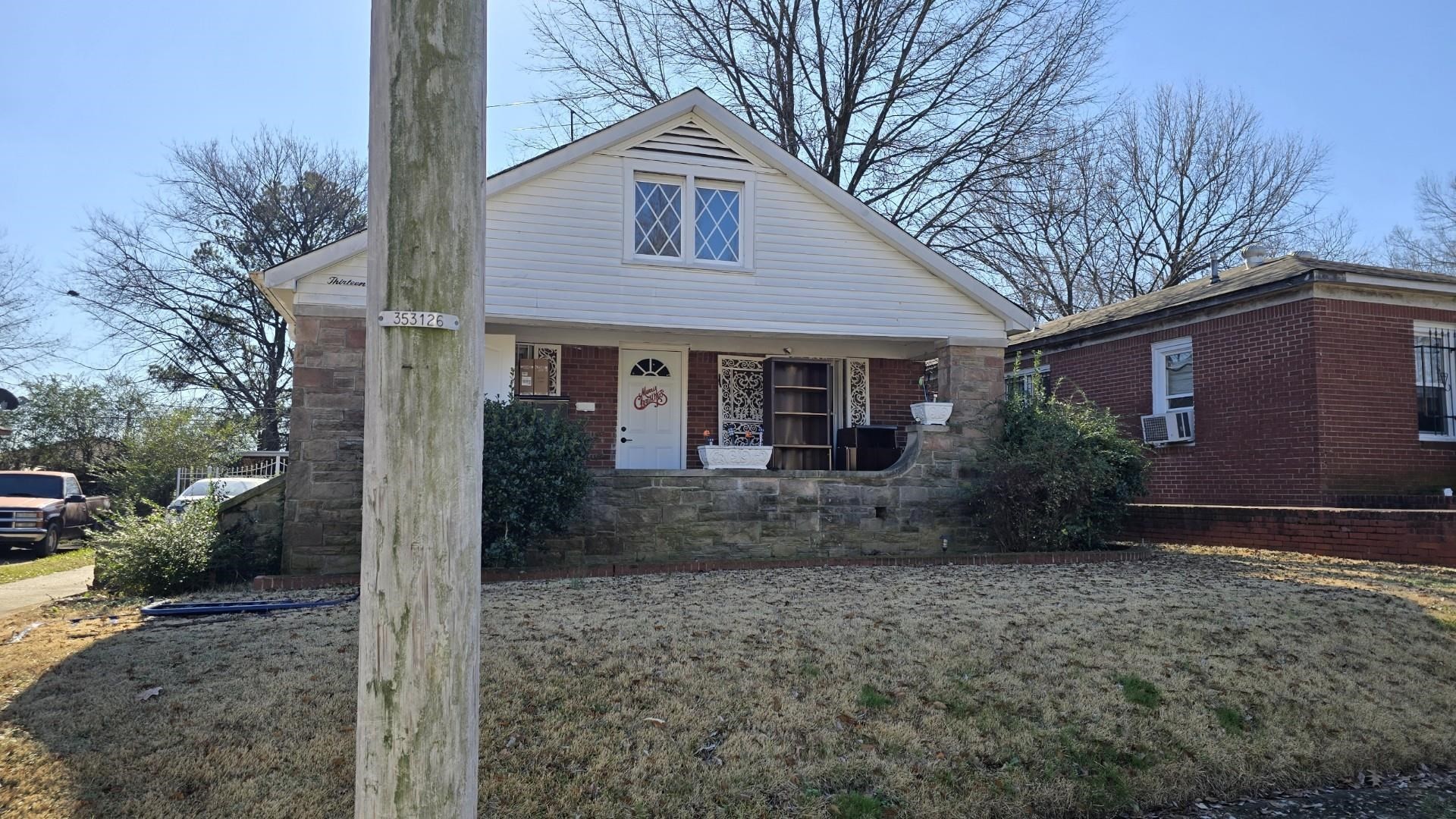 1379 QUINN AVE