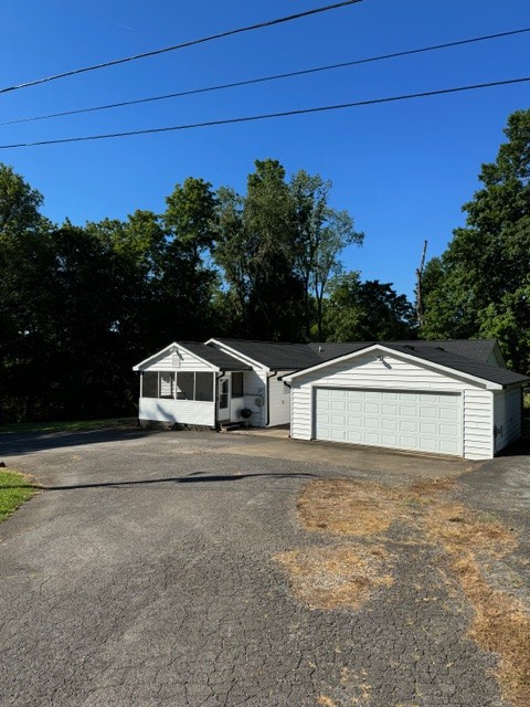 298 Tobacco Rd primary photo