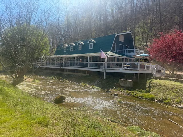 4073 New Highway 96, W