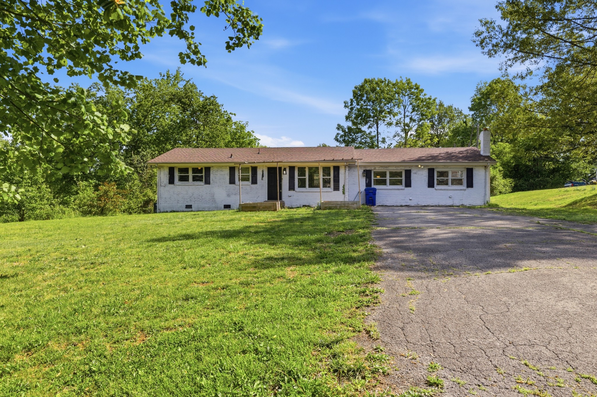 2082 Skyview Cir