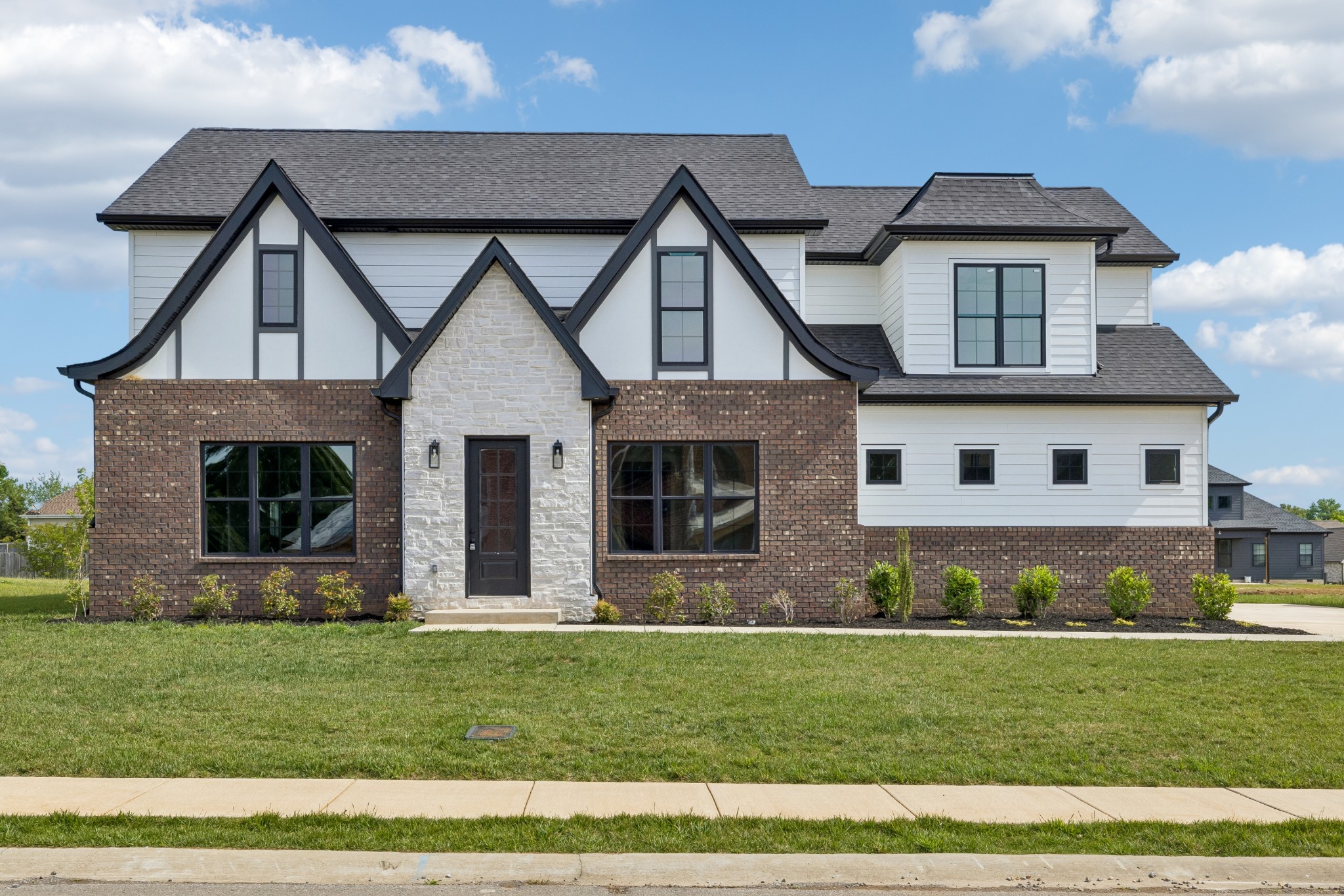 2457 Ellsworth Dr