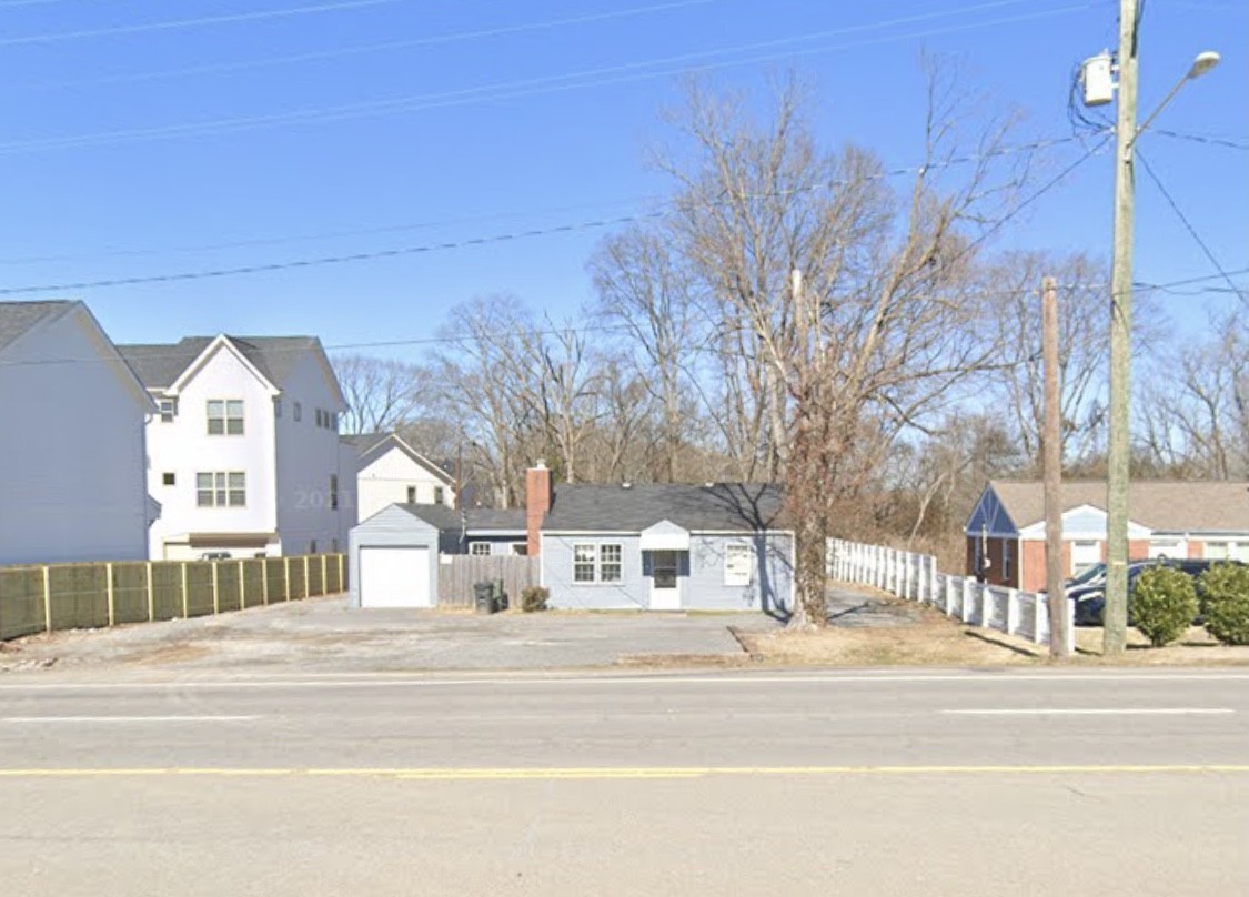 94 Thompson Ln