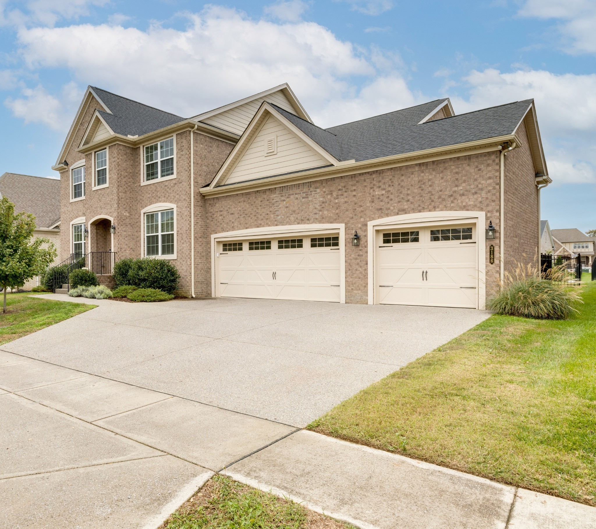 3186 Bradfield Dr
