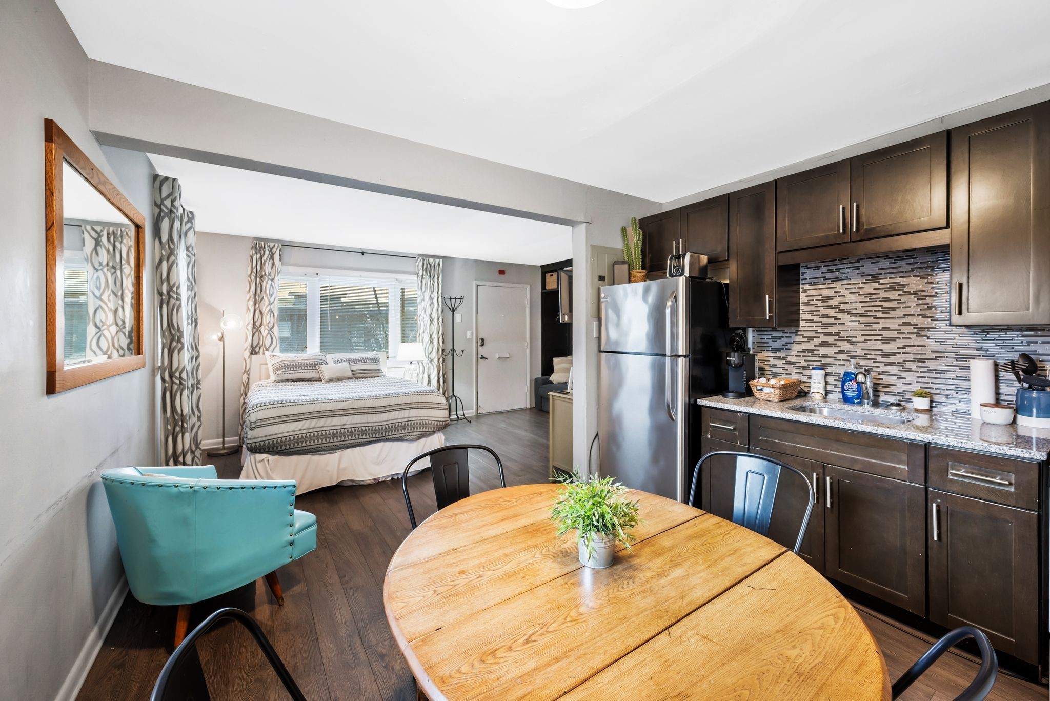 801 Hillview Hts