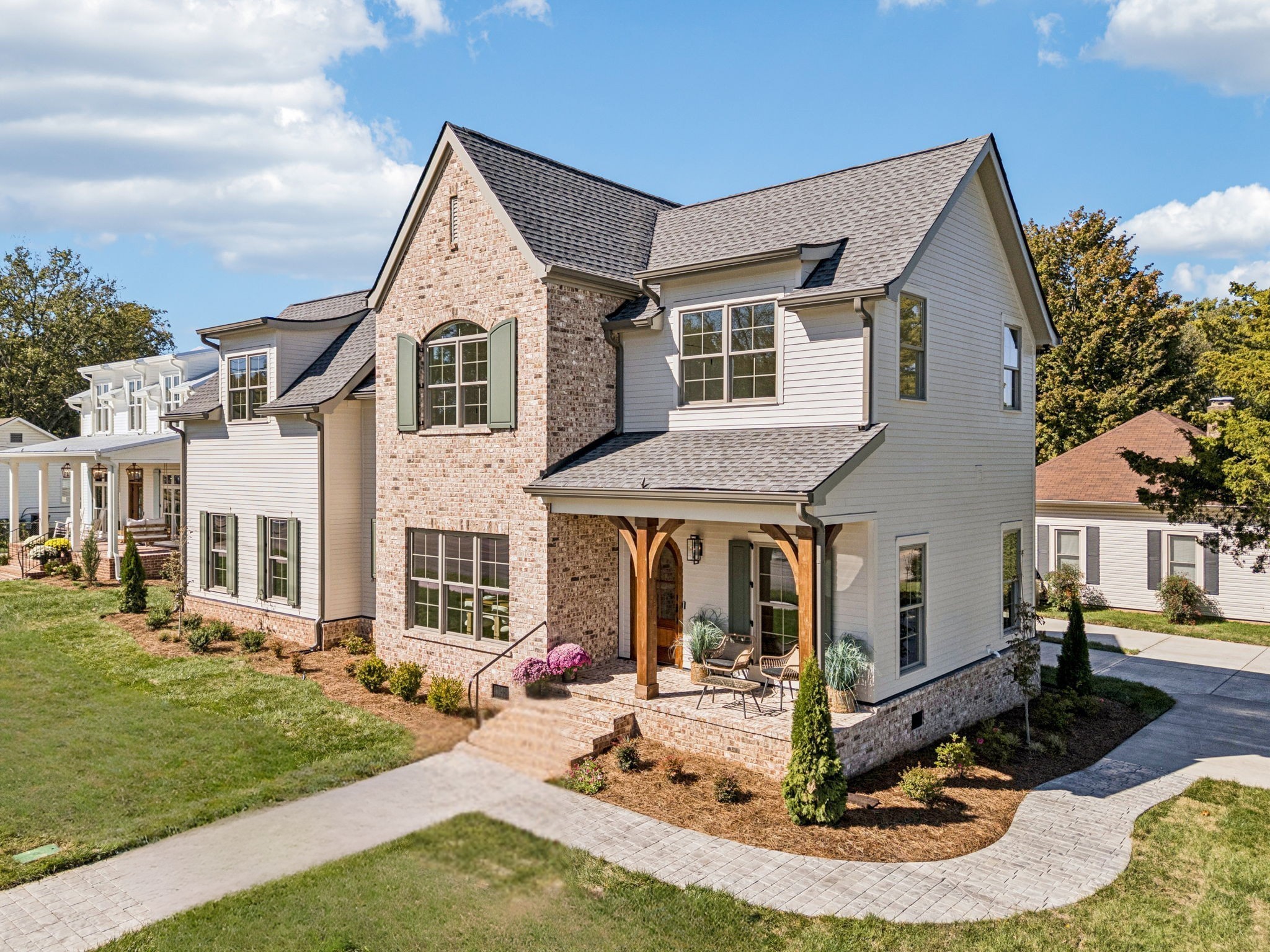 304 Bridge Ave