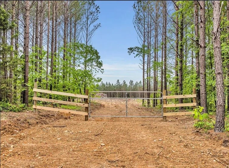 112 Cabin Rd