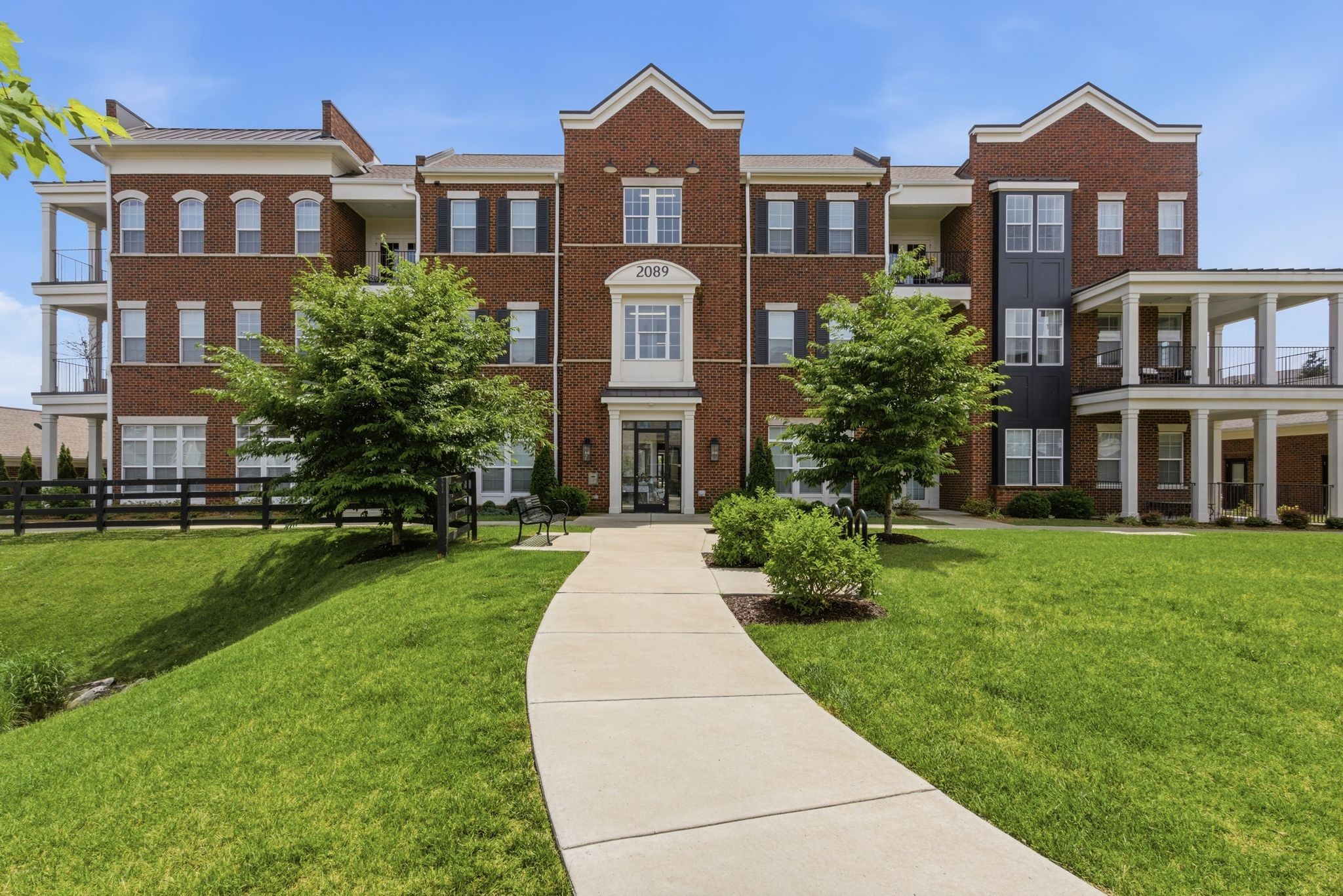 2089 Branford Pl