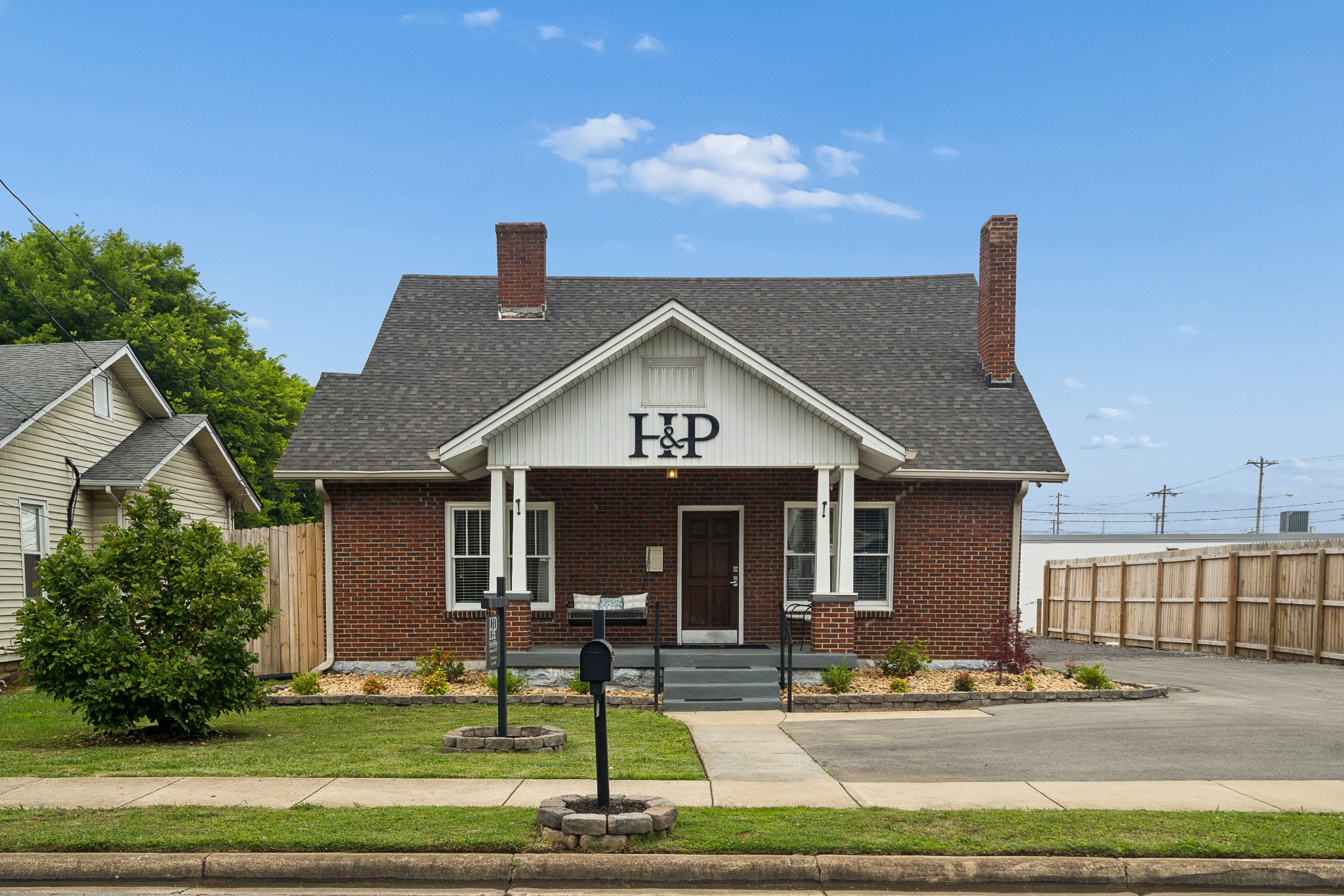 207 University Ave