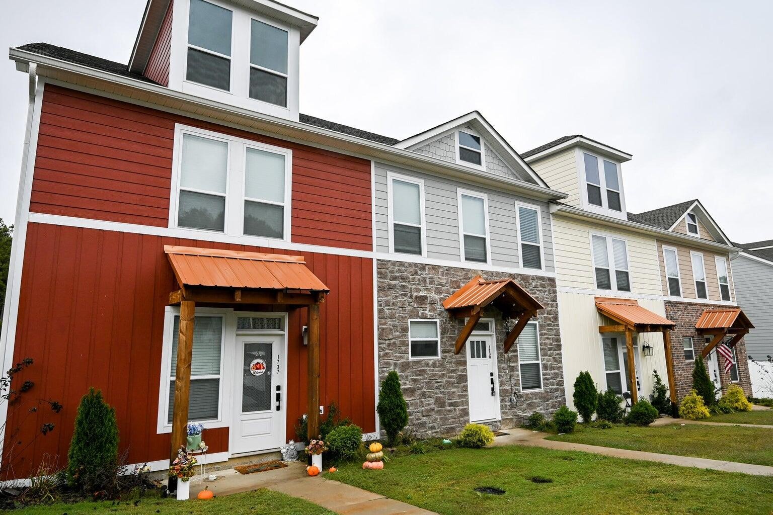 1741 Arbor Hills Drive, SE