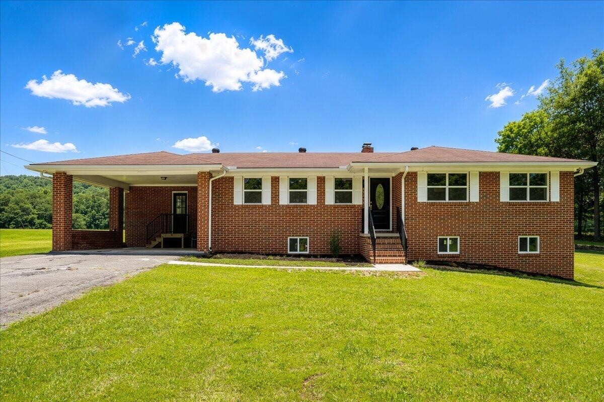 858 N Main Street