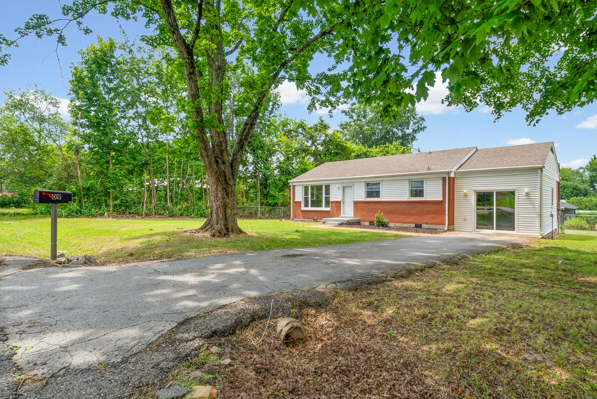 9 Lealand Drive