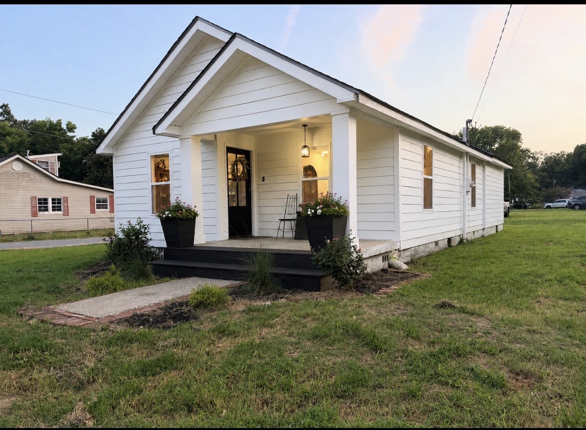 153 Ross Ave