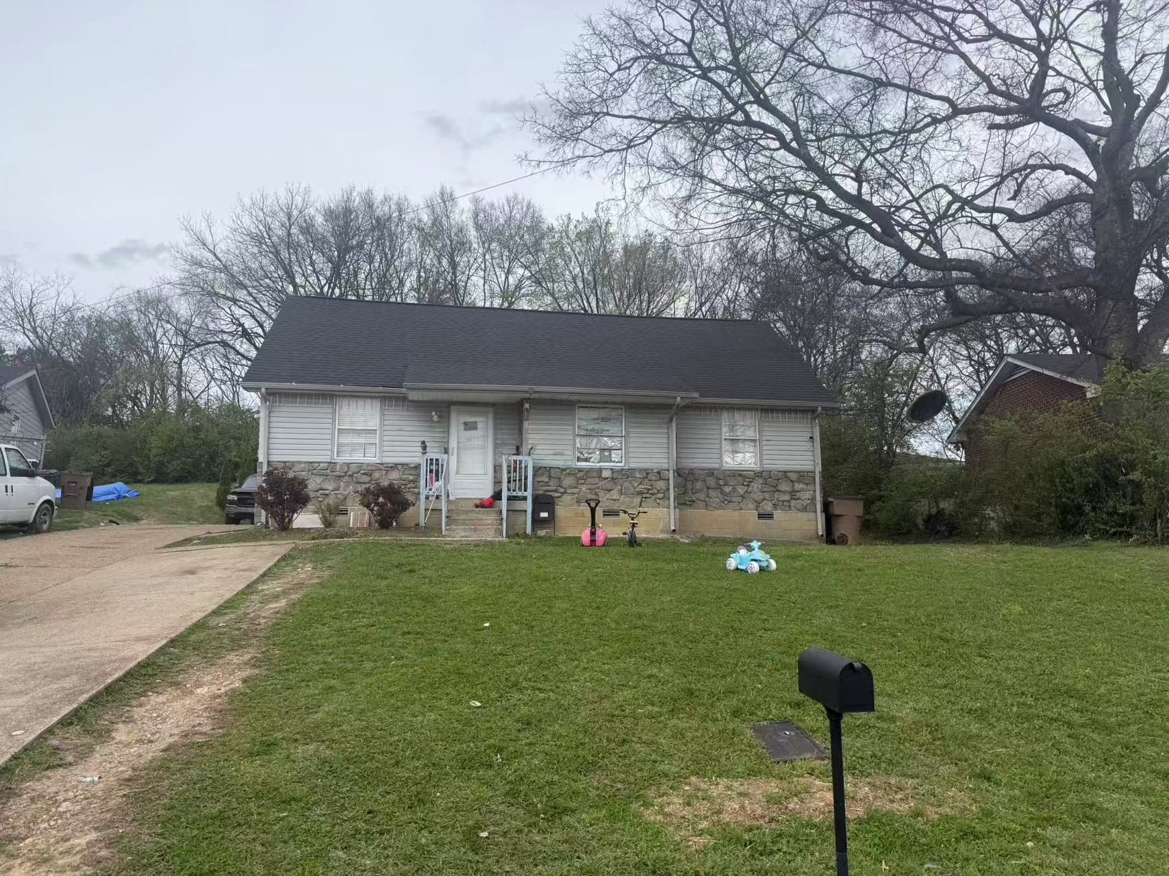 6 Lutie St