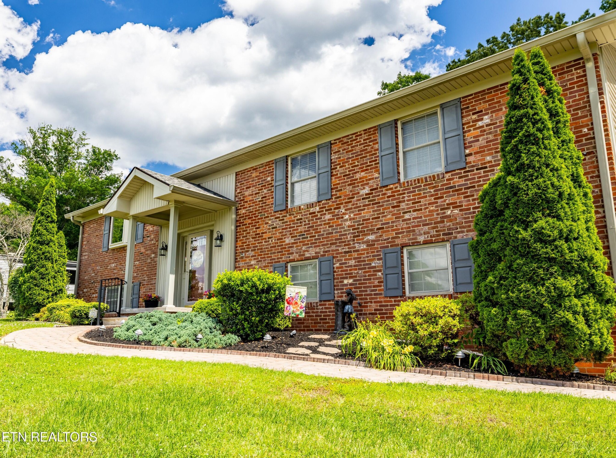 1321 Crestwood Drive