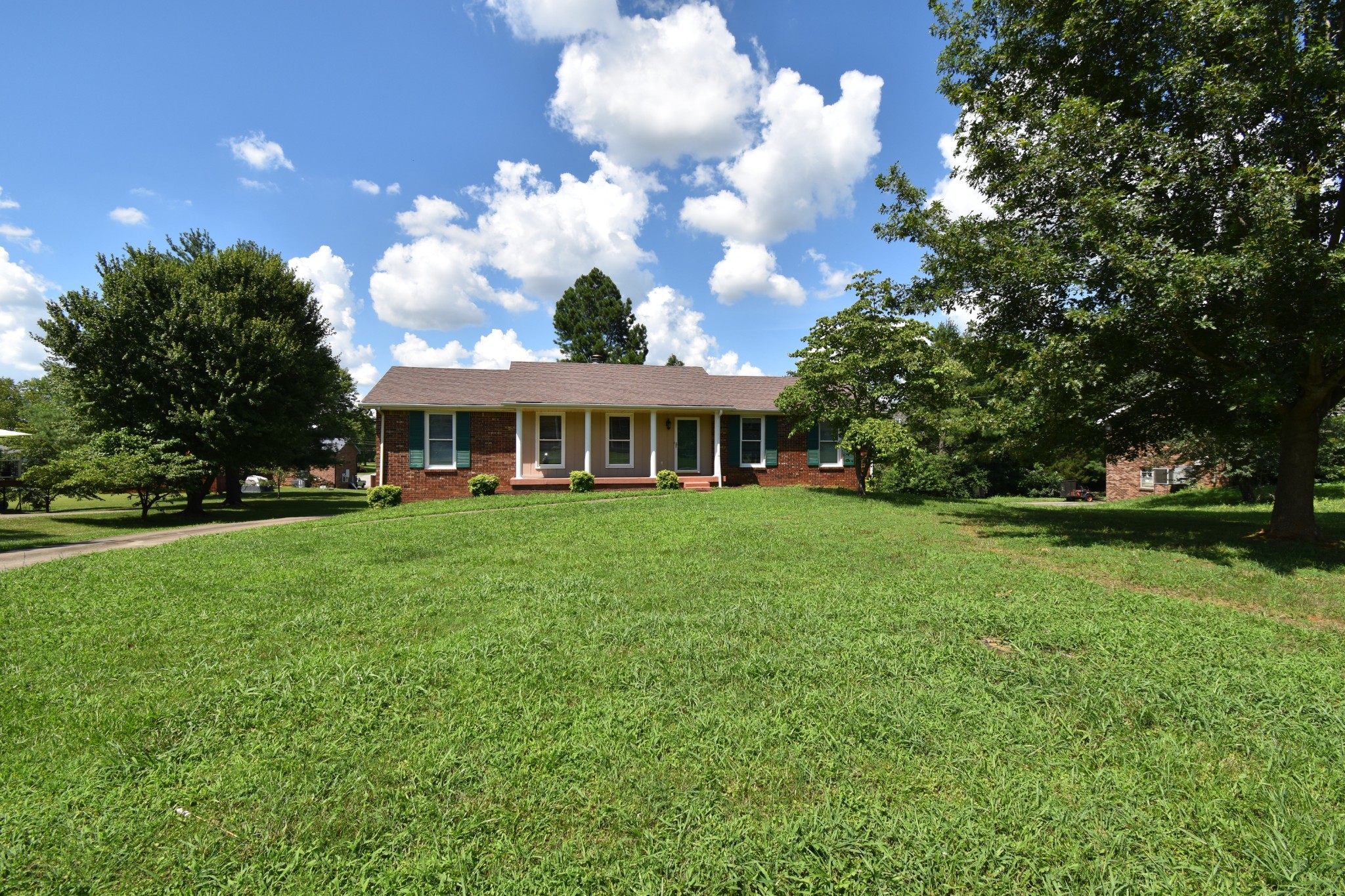 3049 Westchester Dr