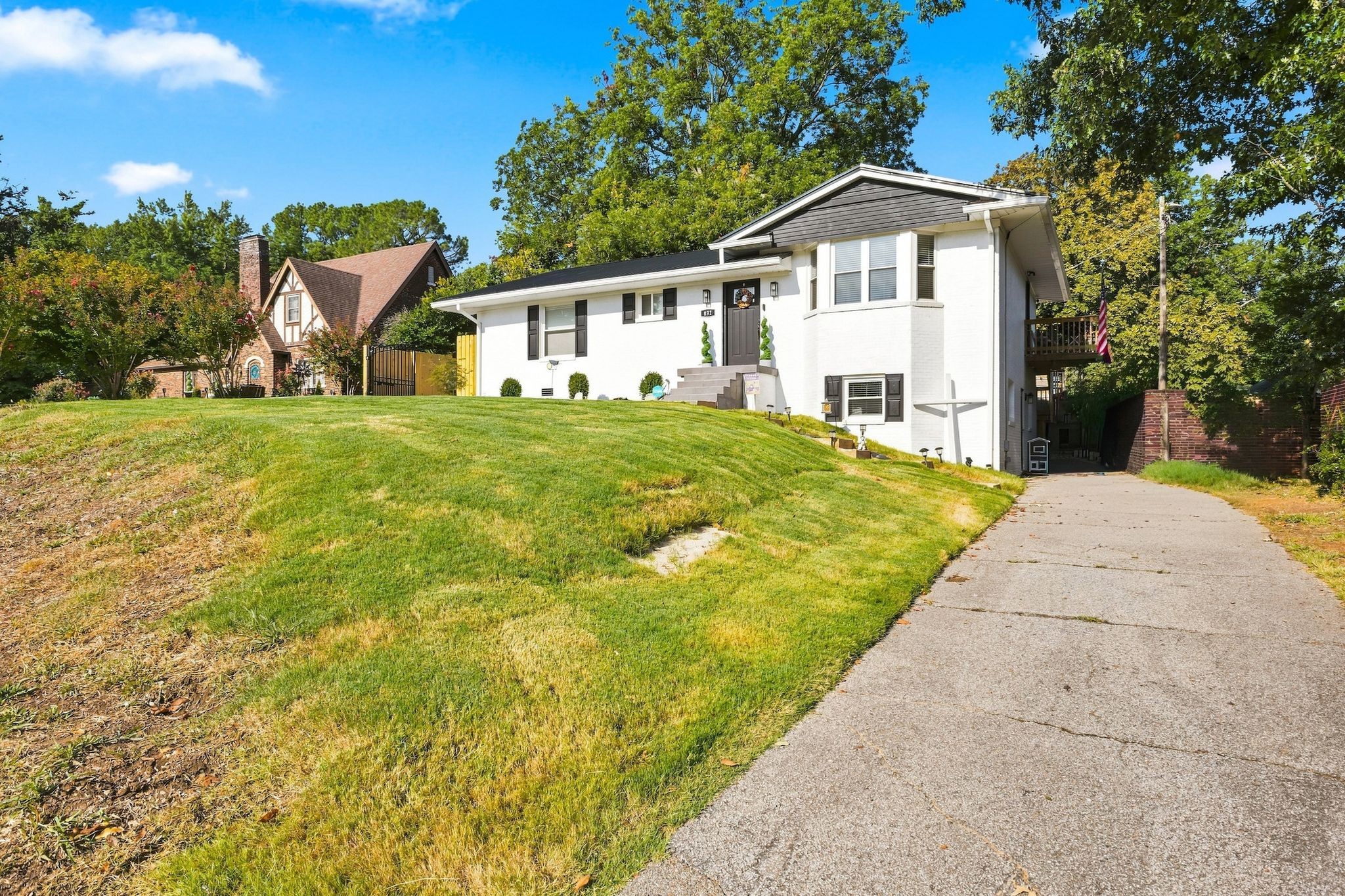 831 Sunnybrae Ave