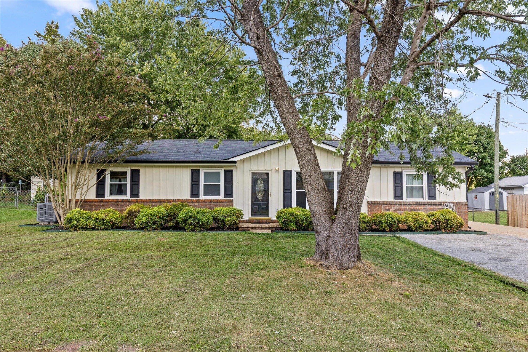 1389 Meadowood Drive primary photo