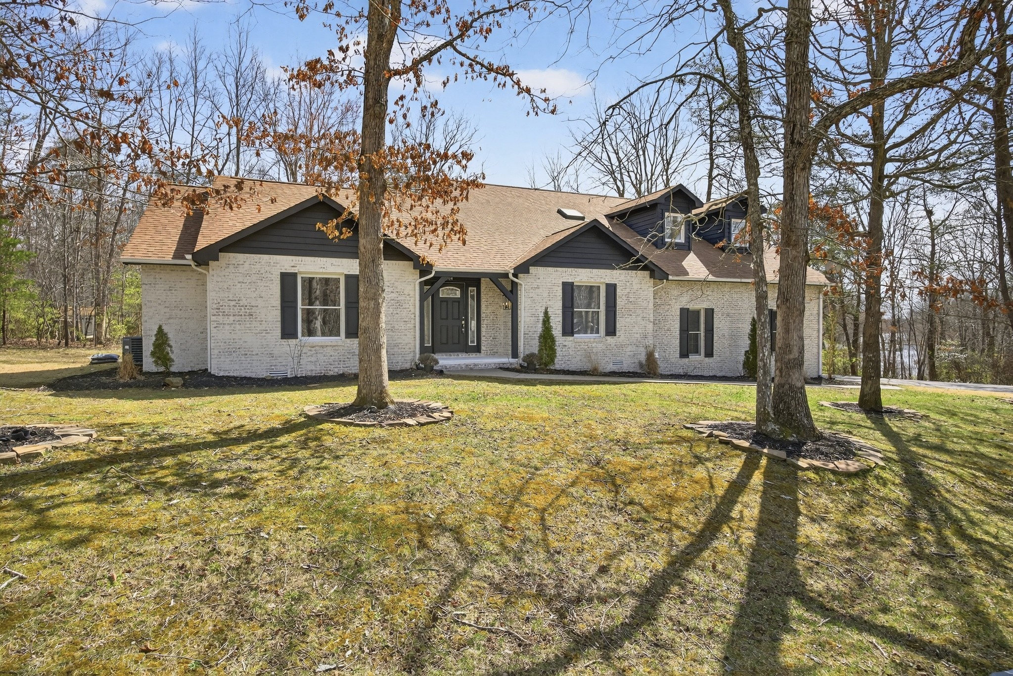 204 Meadowview Dr
