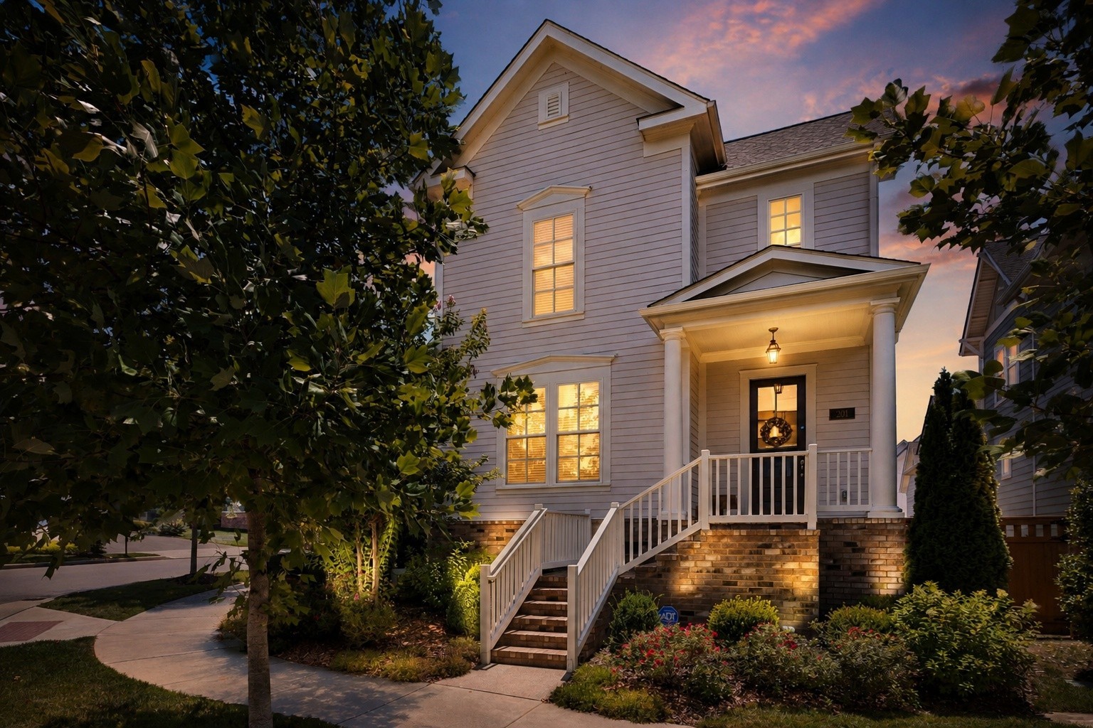 201 Moray Ct