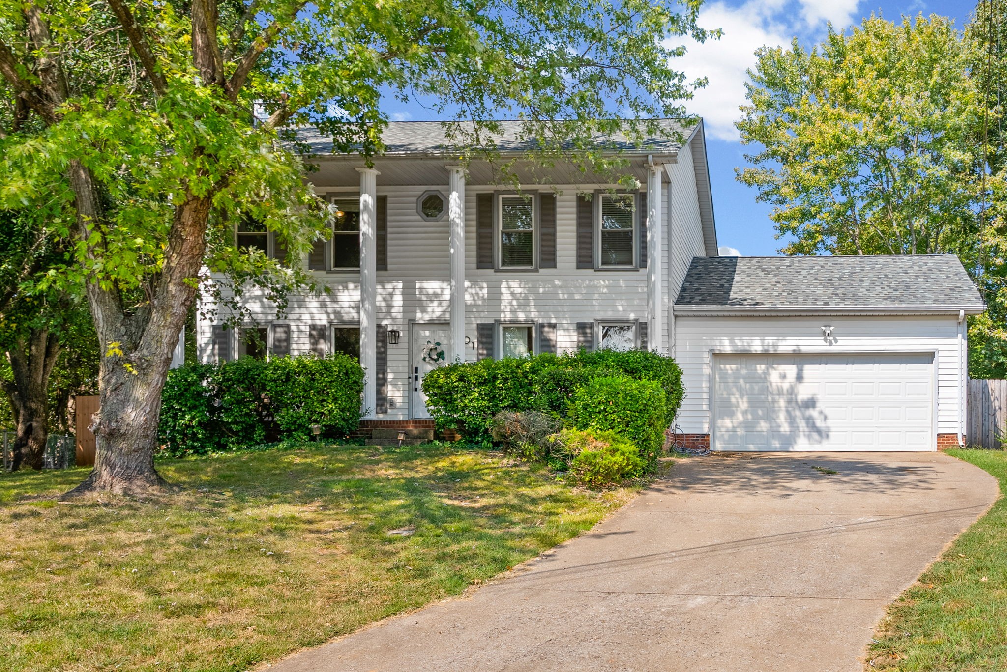 801 Parkview Ct