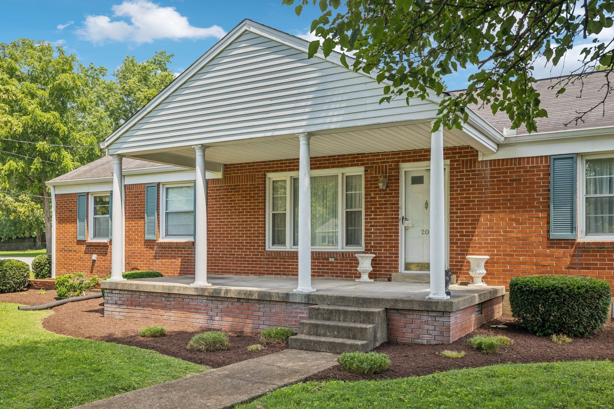 201 Avondale Dr primary photo