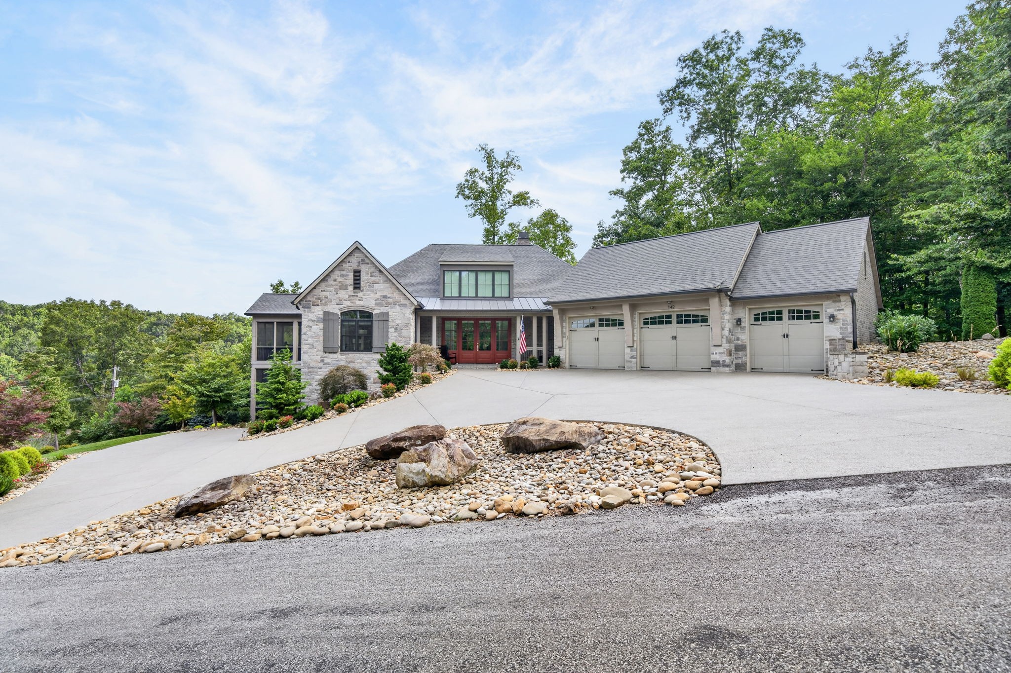 142 Pineridge Loop