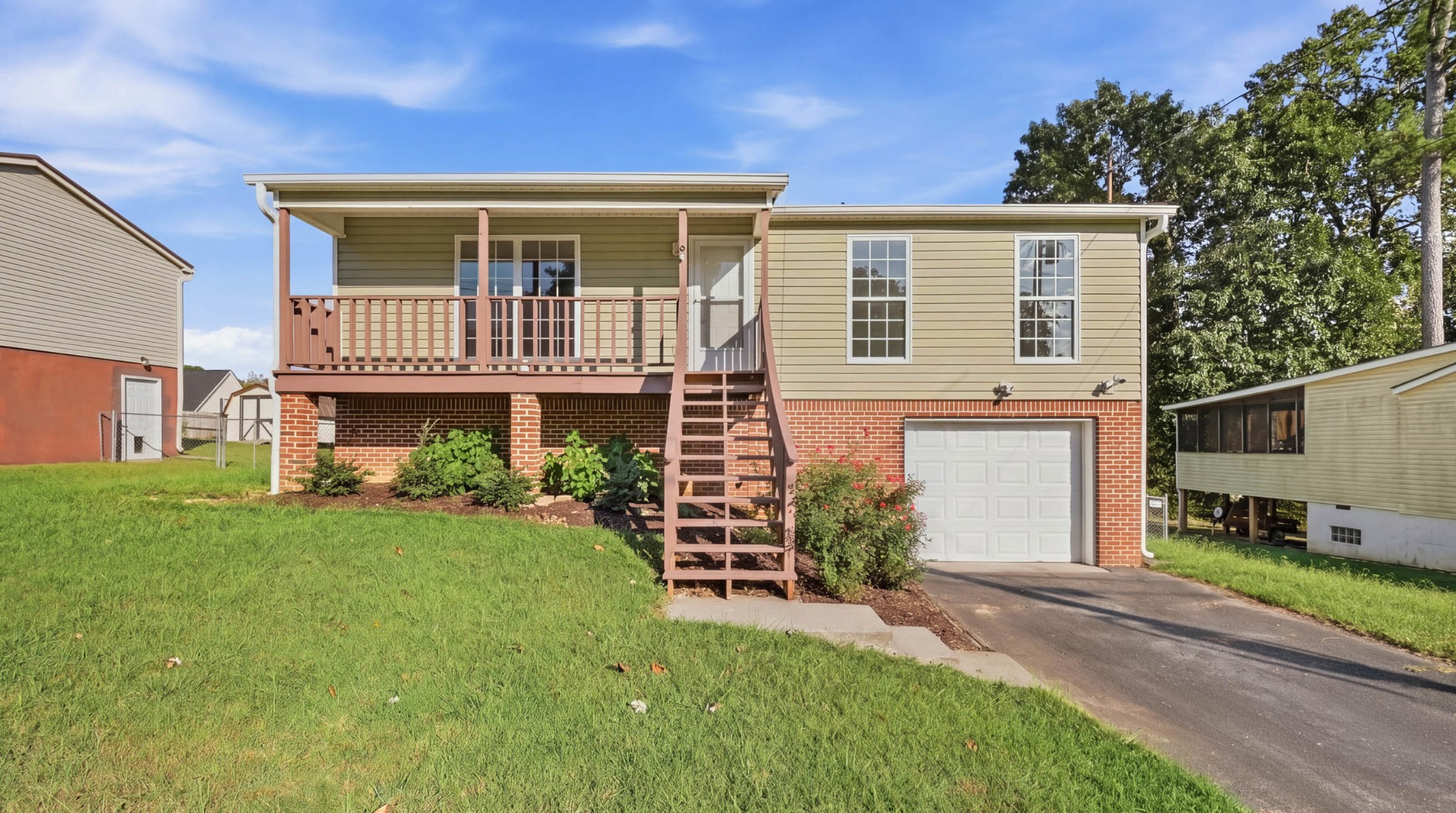 2221 Spring Meadow Ln, SE