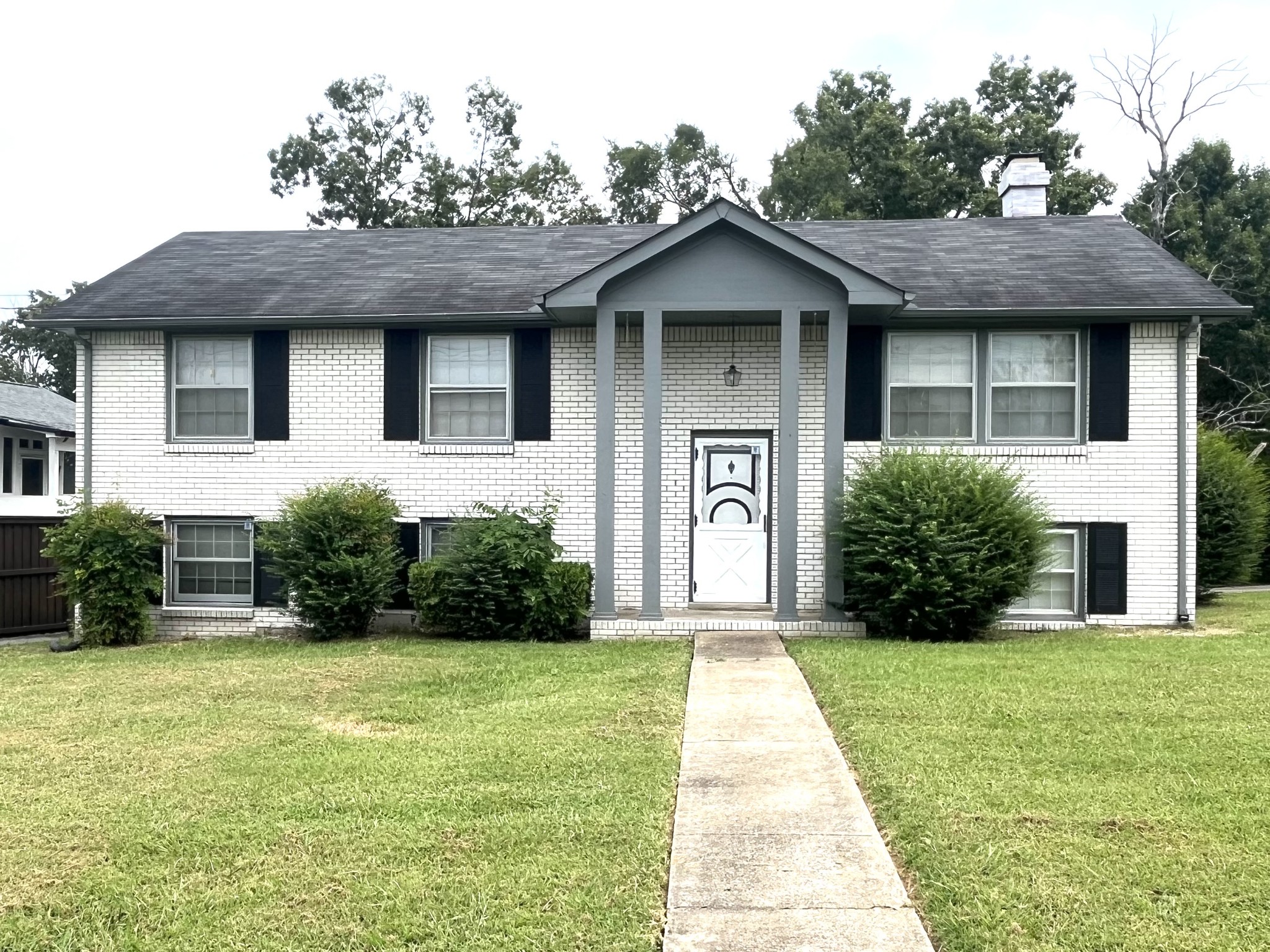 2615 Forest View Dr