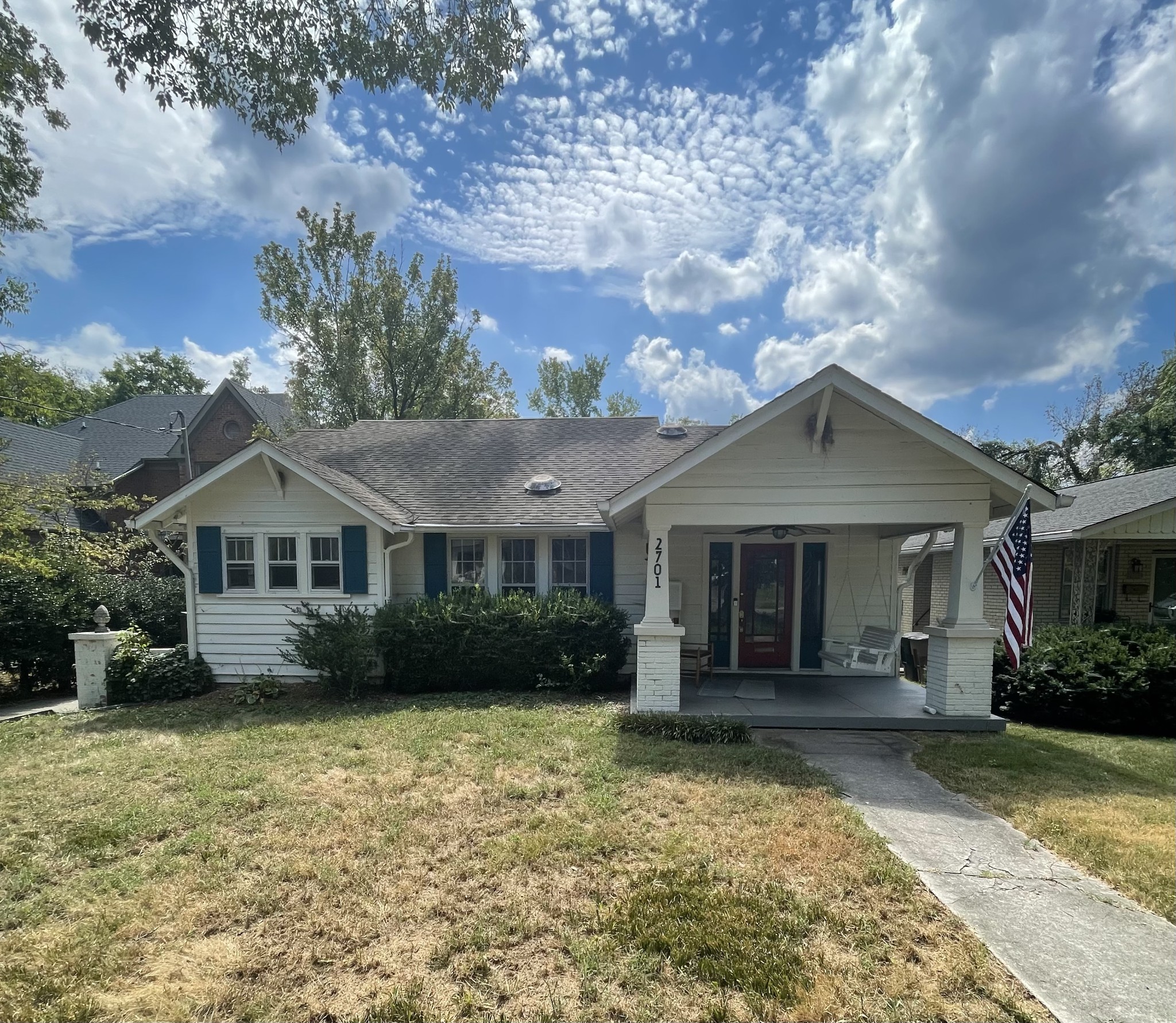2701 W Linden Ave