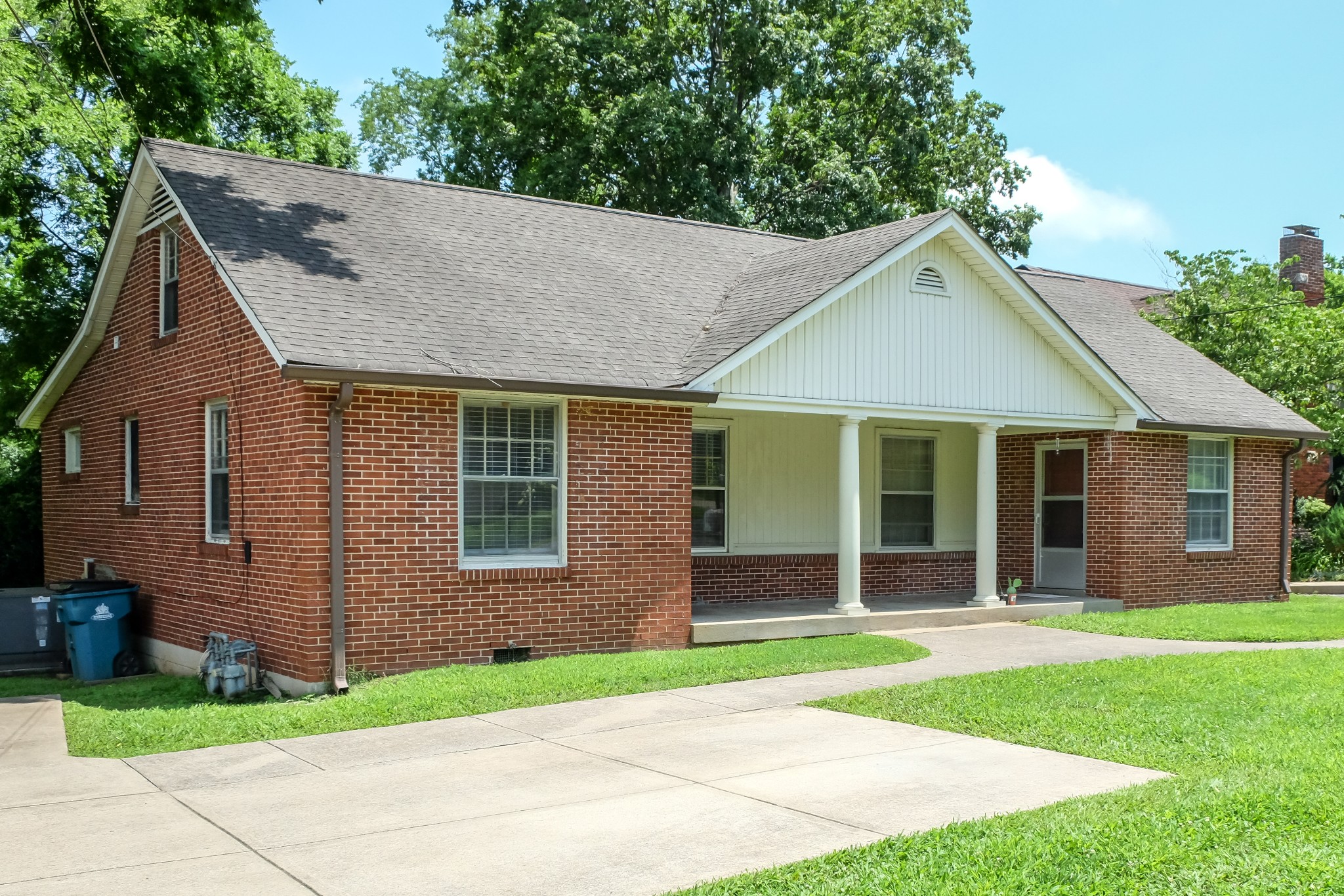 1134 Woodvale Dr primary photo