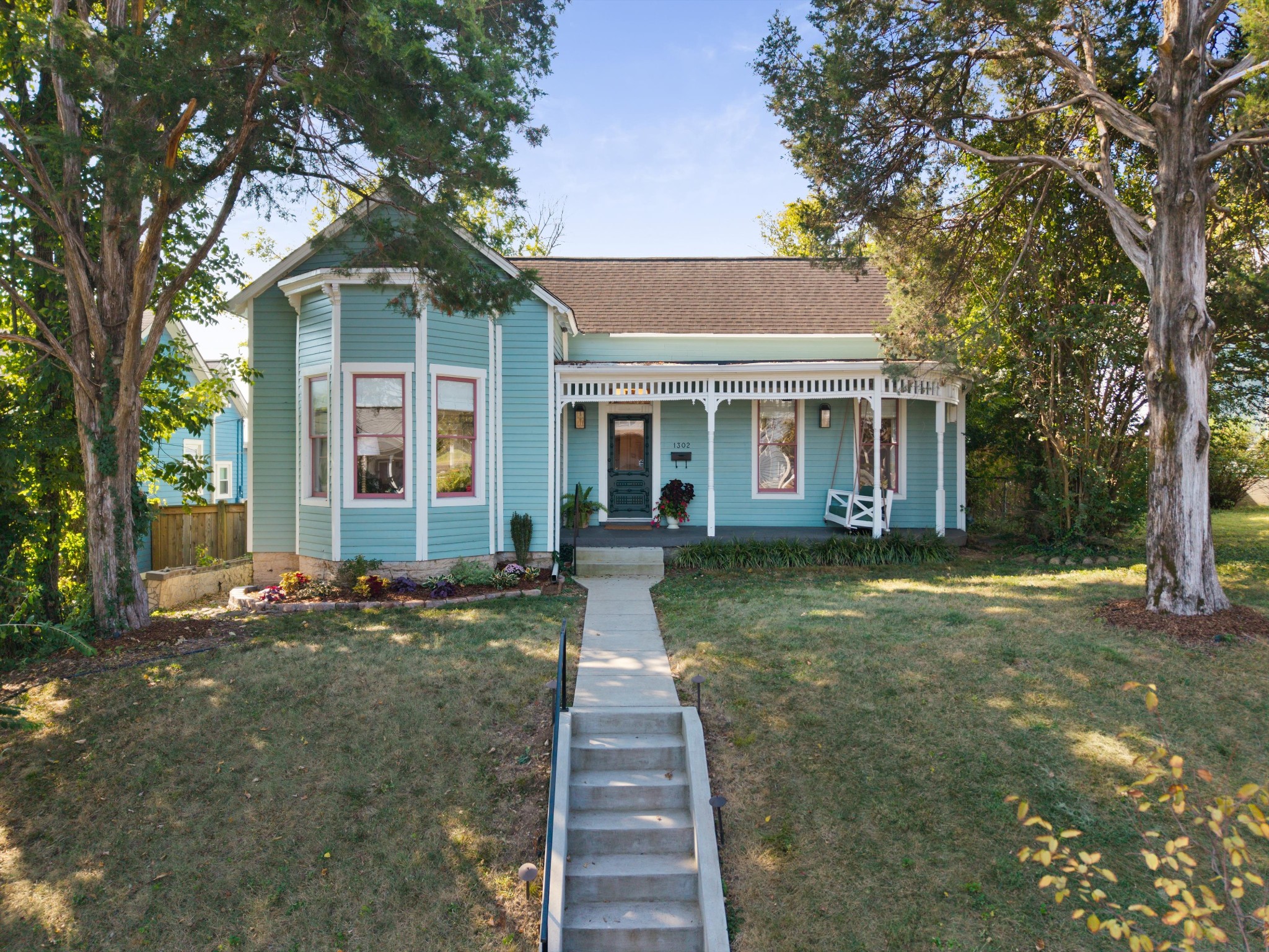 1302 Shelby Ave