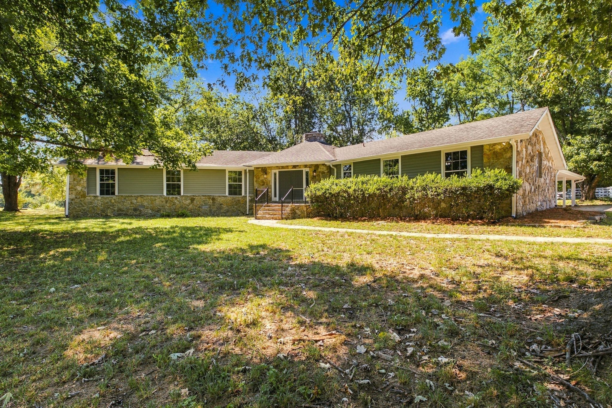 200 Graystone Dr primary photo