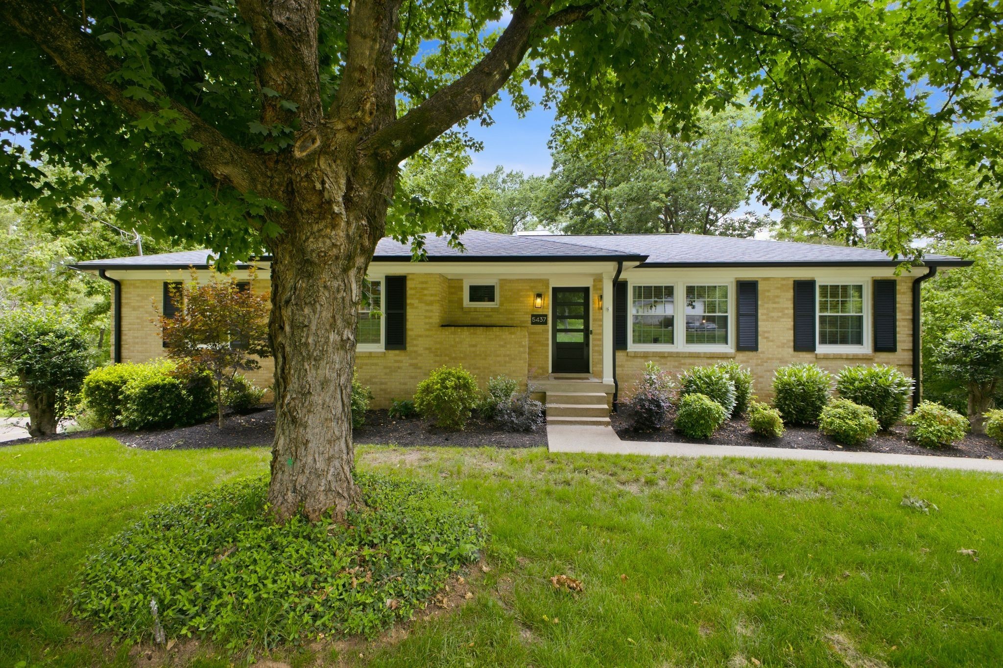 5437 Hill Road Cir primary photo