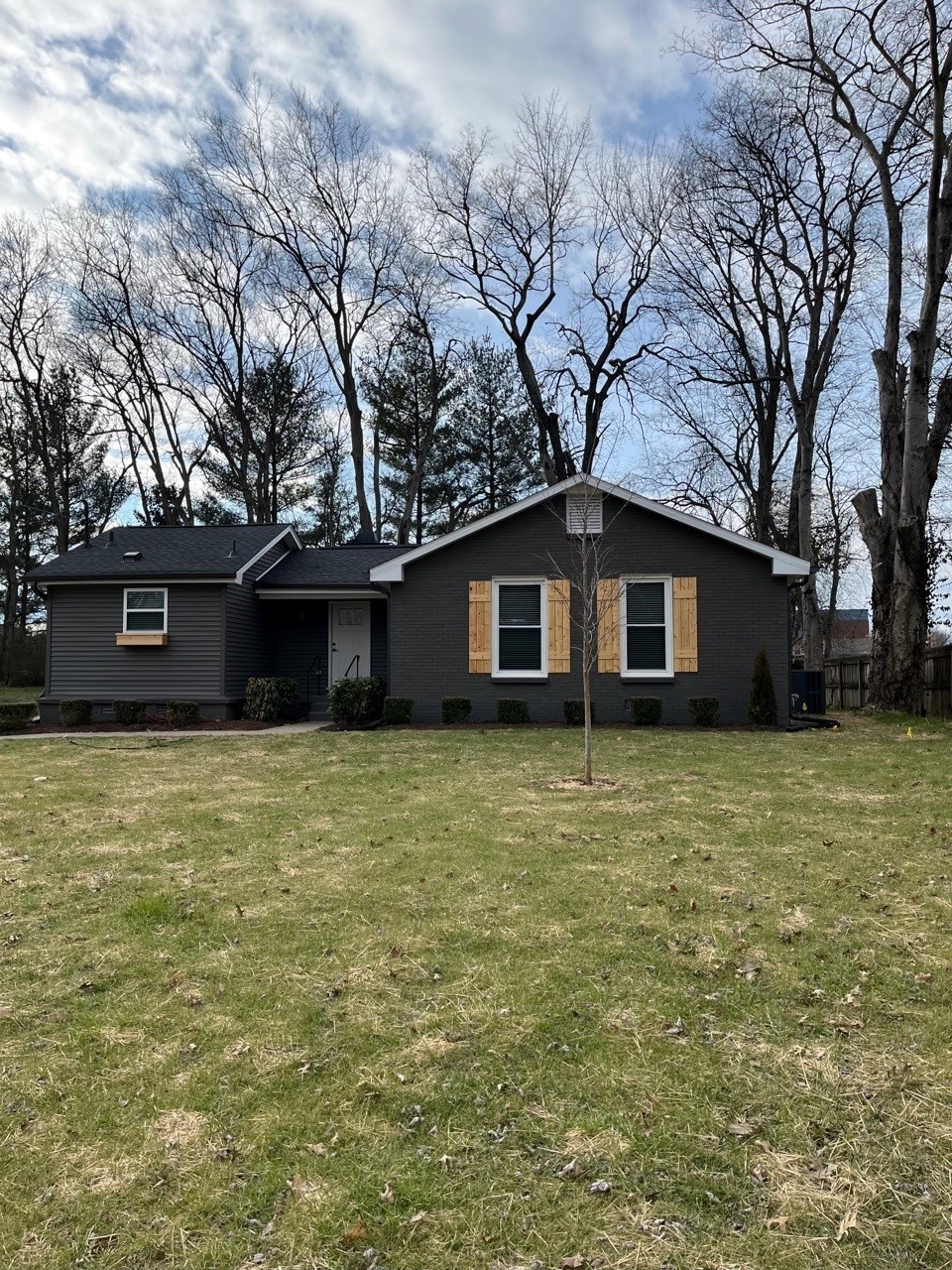 217 Oxford Dr primary photo