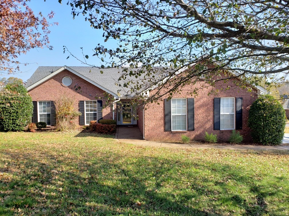 800 Bristol Dr primary photo