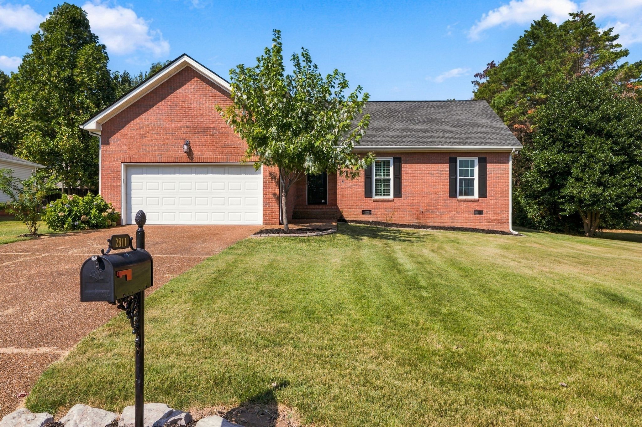 2811 Candlewicke Dr
