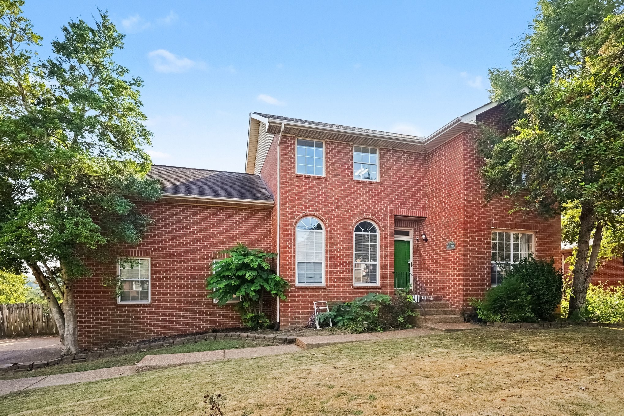 6721 Autumnwood Dr