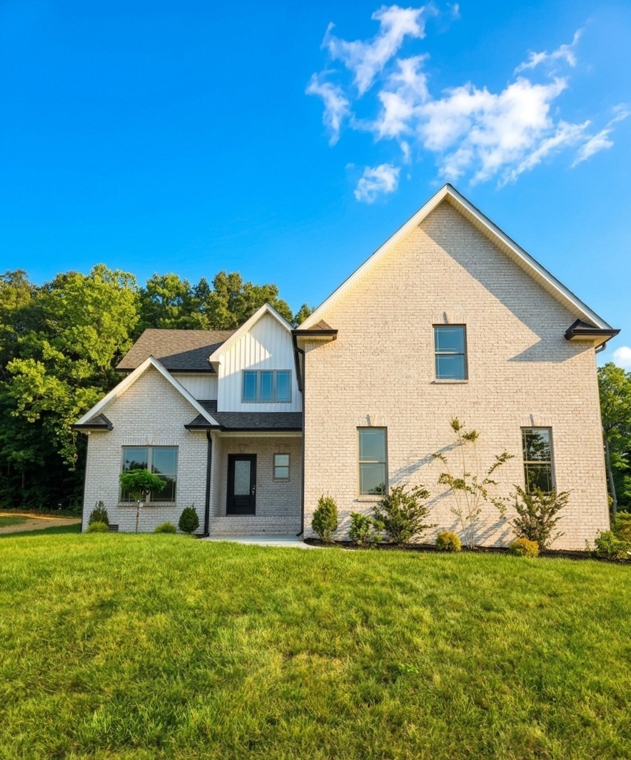 402 N Starwood Ct
