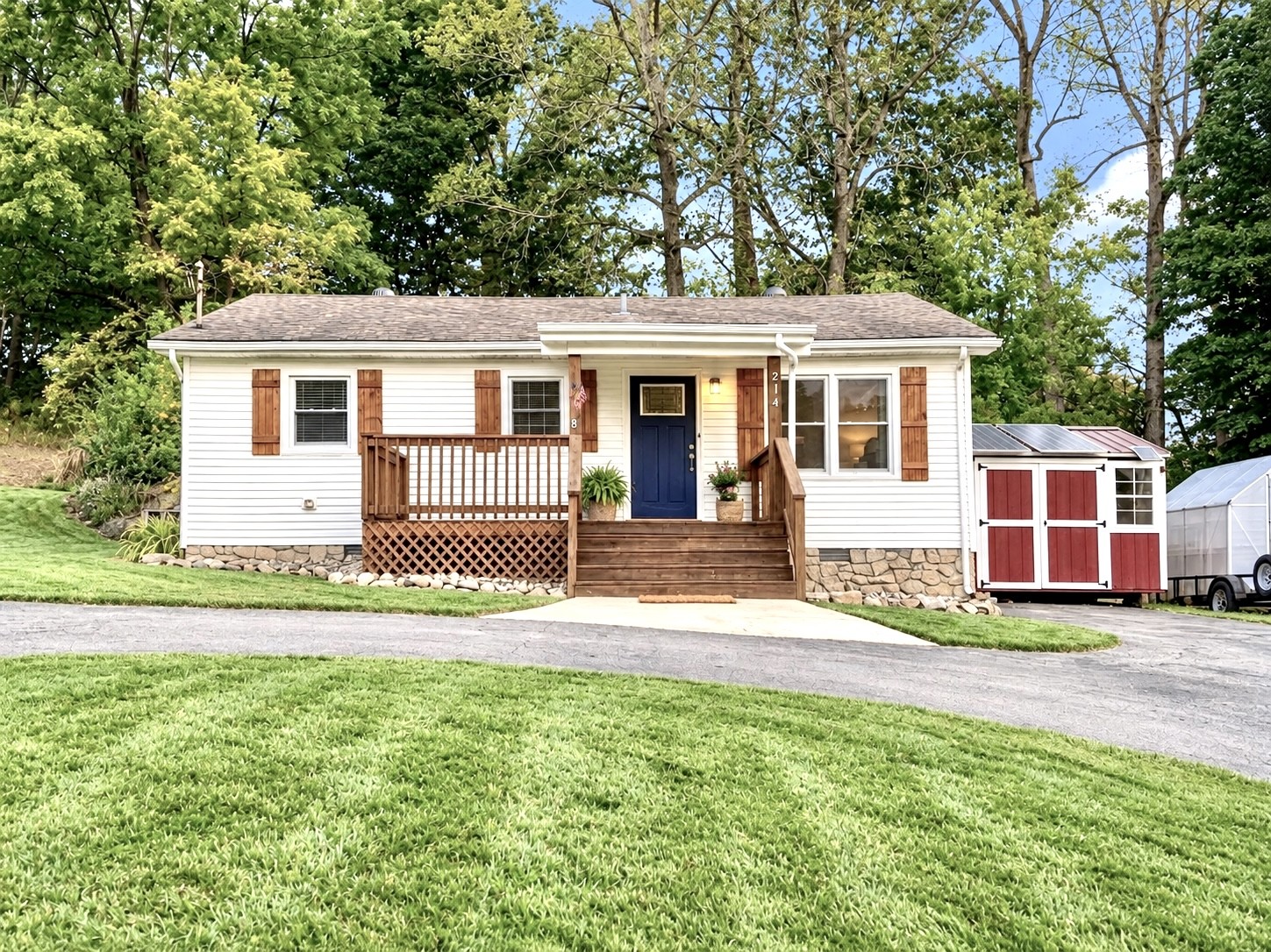 214 Hillside Ter