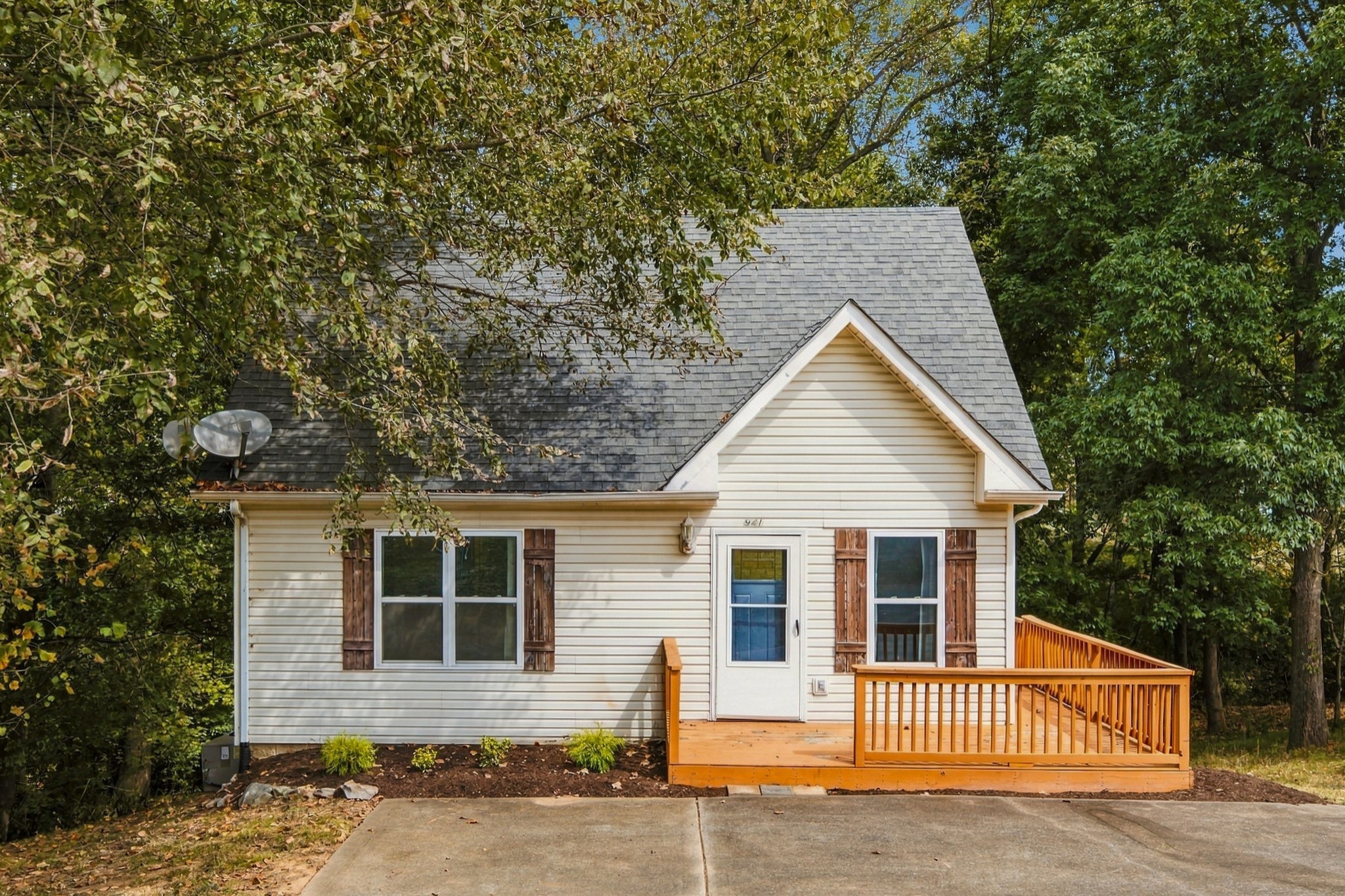 941 Applegrove Cir primary photo