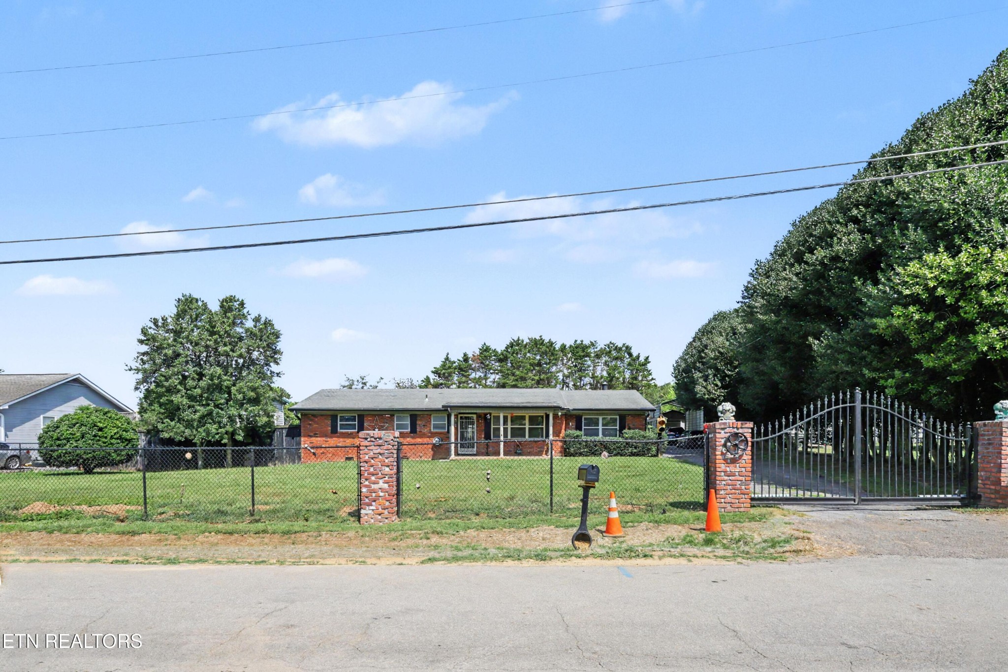 912 Royal Ave