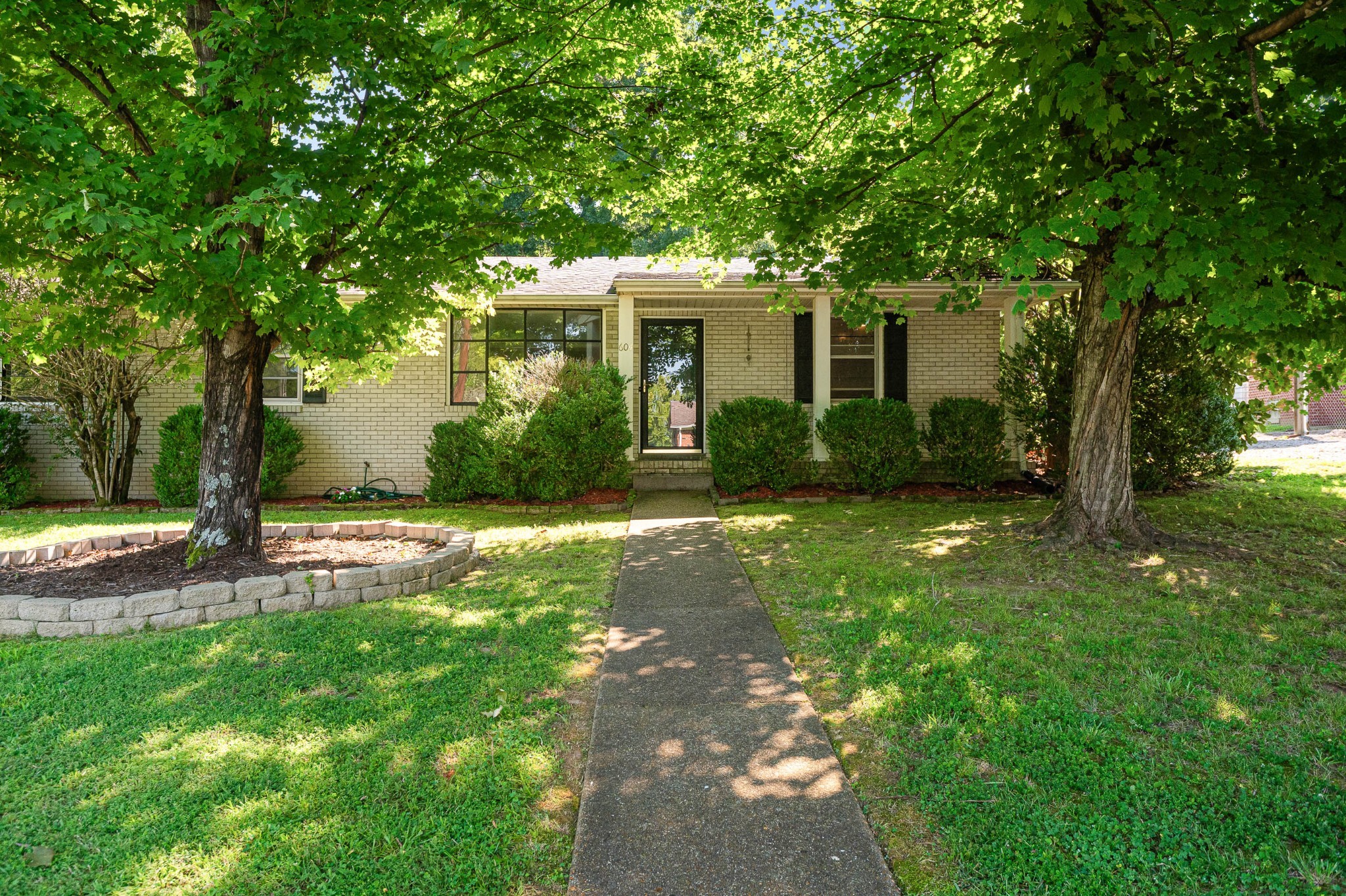 604 Meadow Lane Dr primary photo