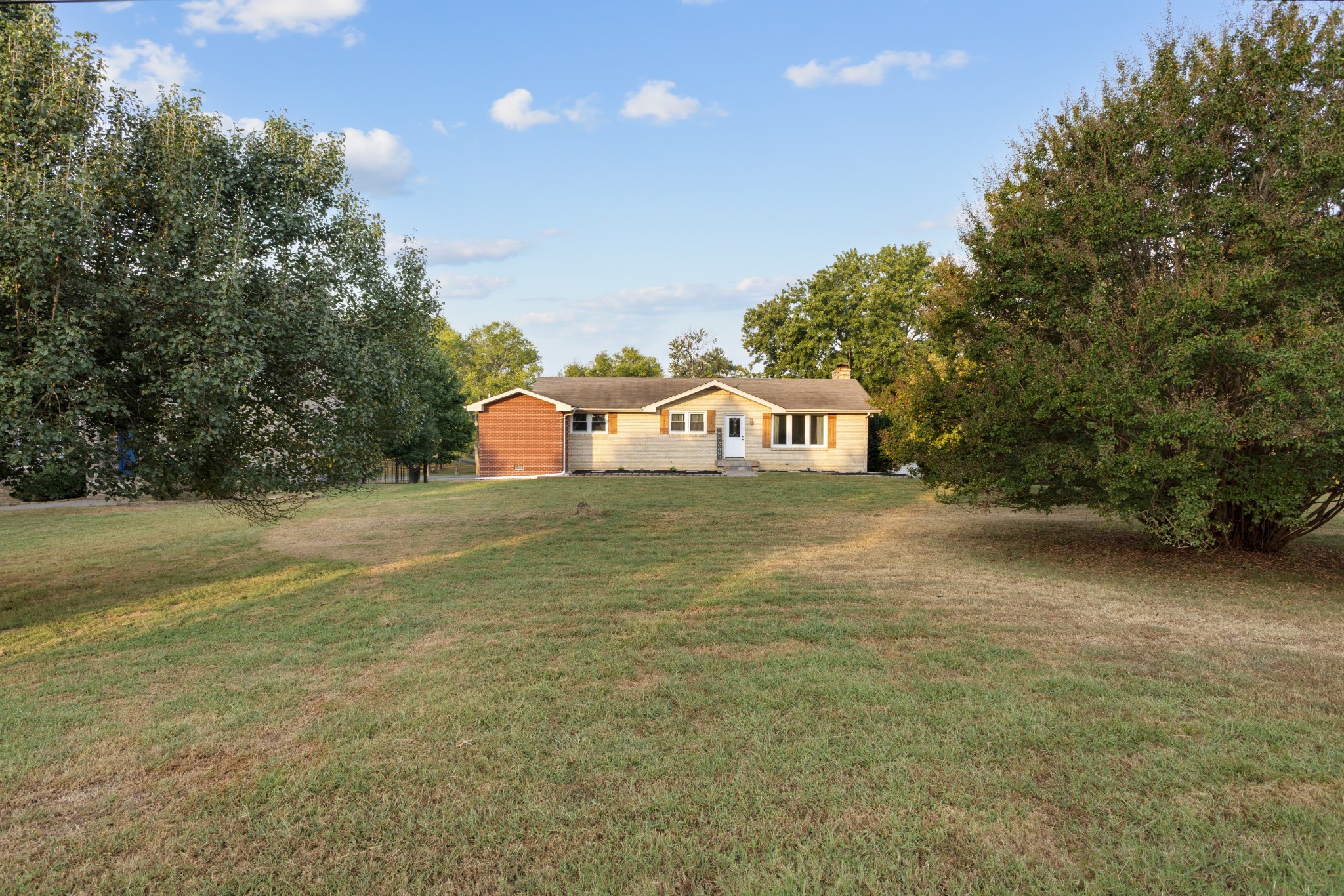 147 Lake Terrace Dr primary photo