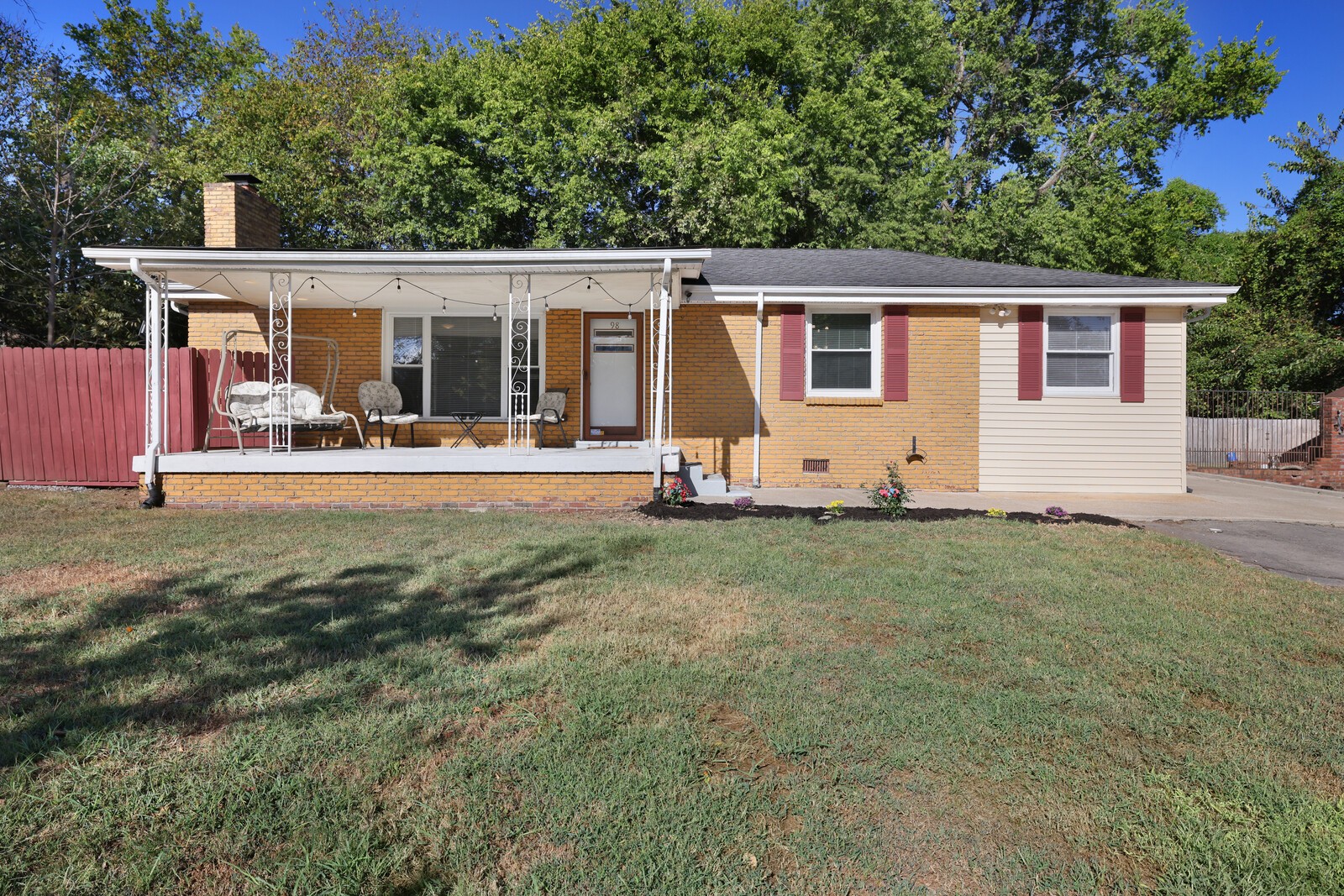 98 Curtiswood Dr