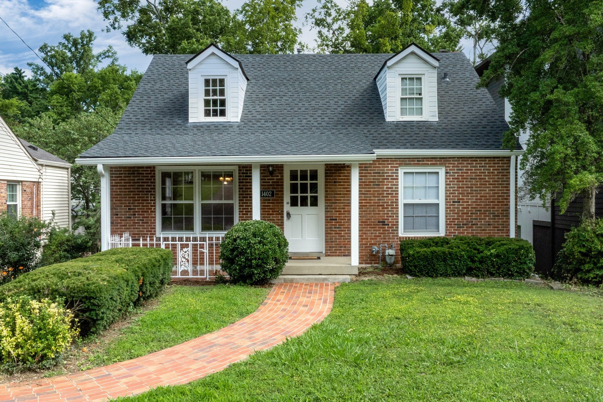 1402 Grandview Drive primary photo