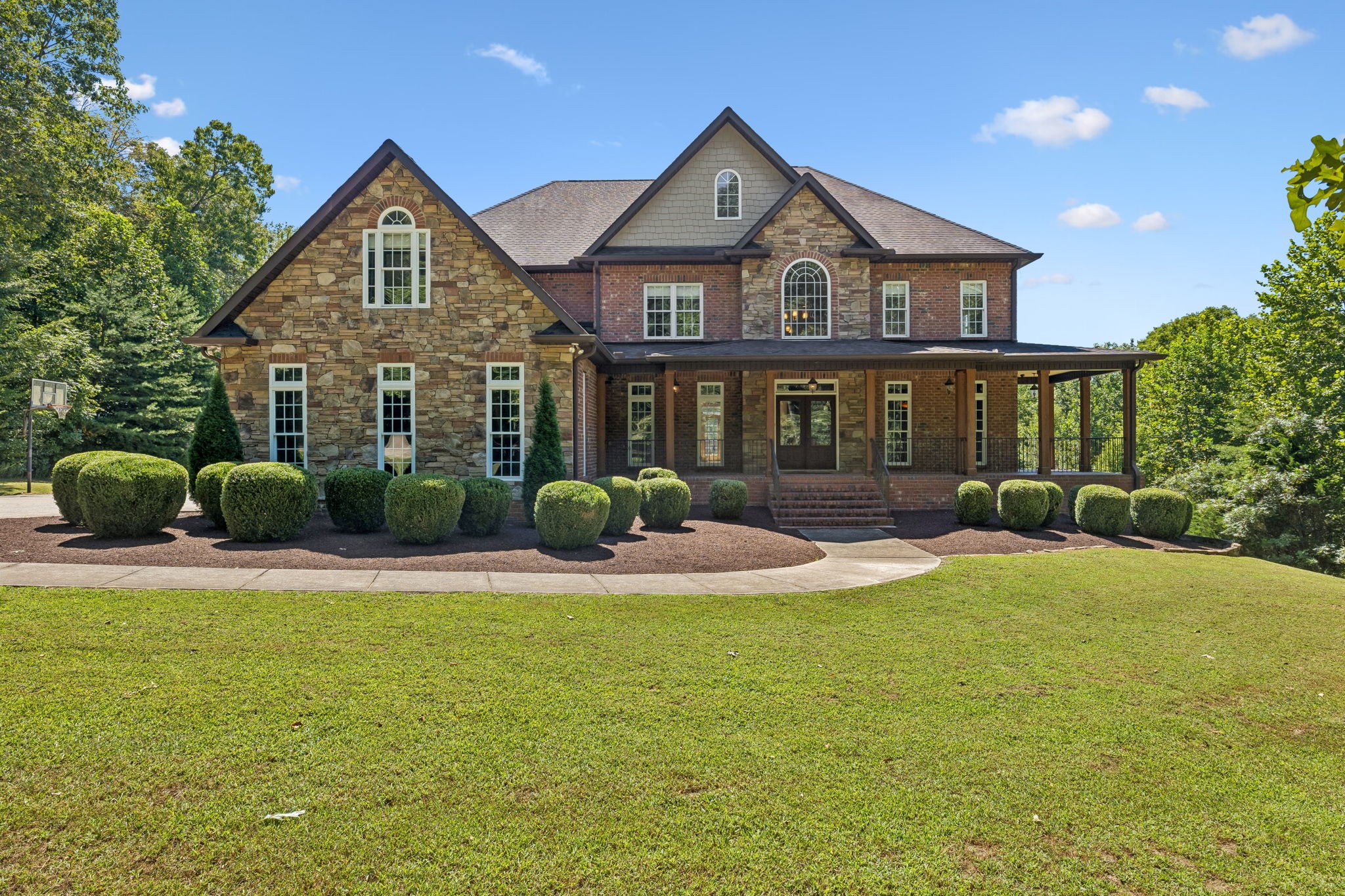 1032 Dogwood Ln