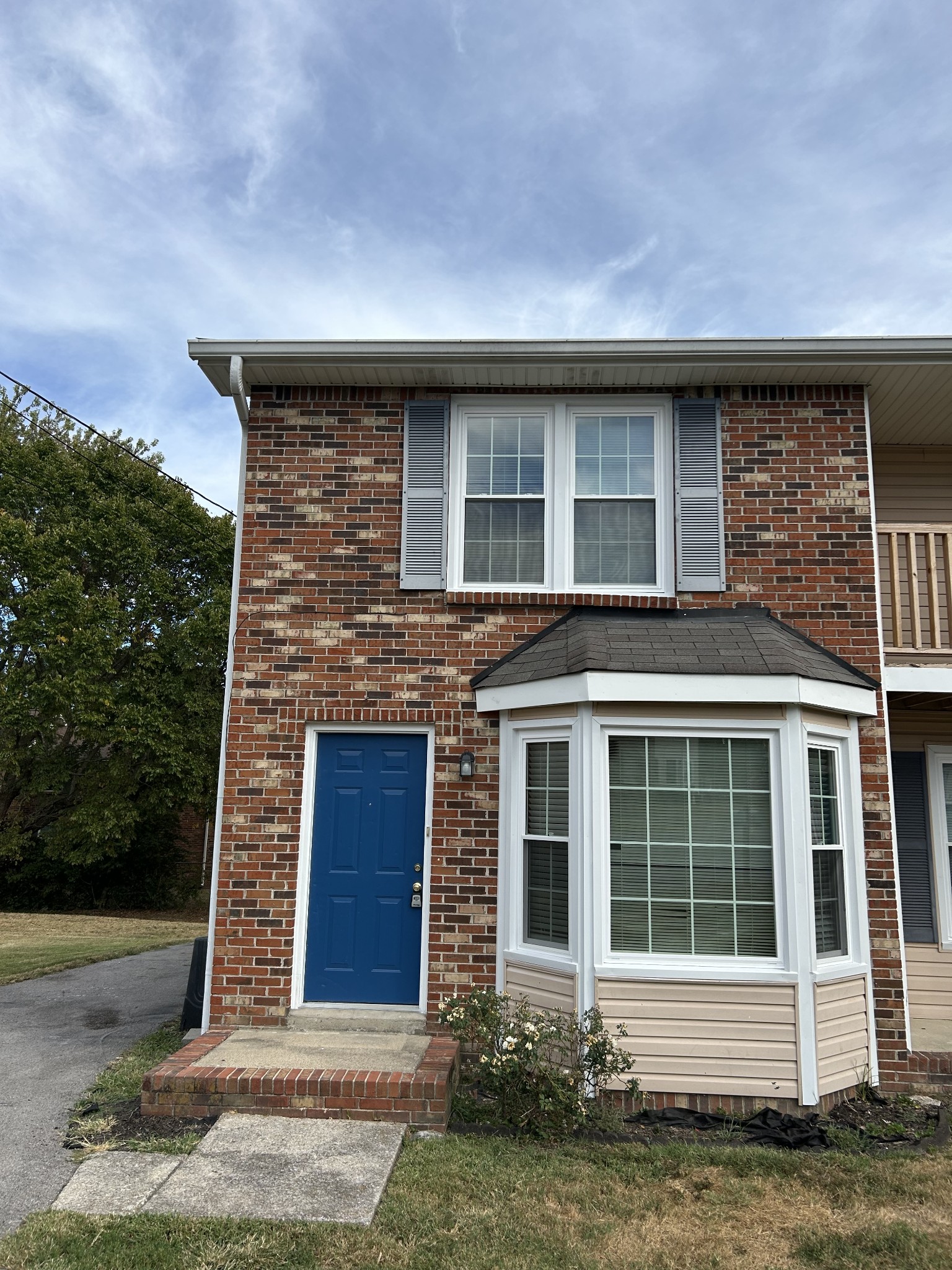 308 Crestmont Dr