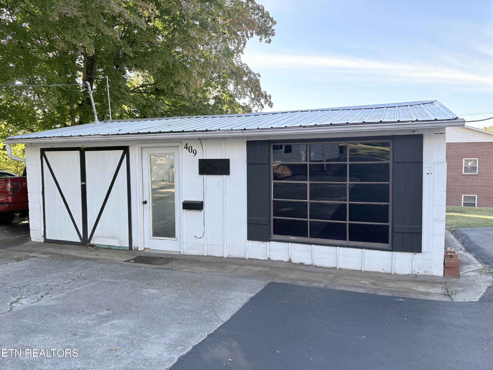 409 N 3rd St