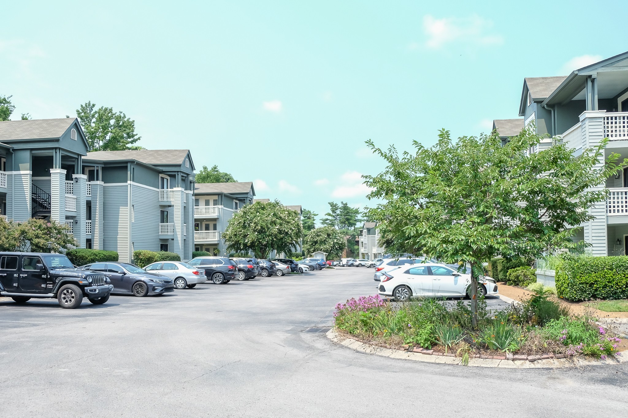 283 Hillsboro Pl